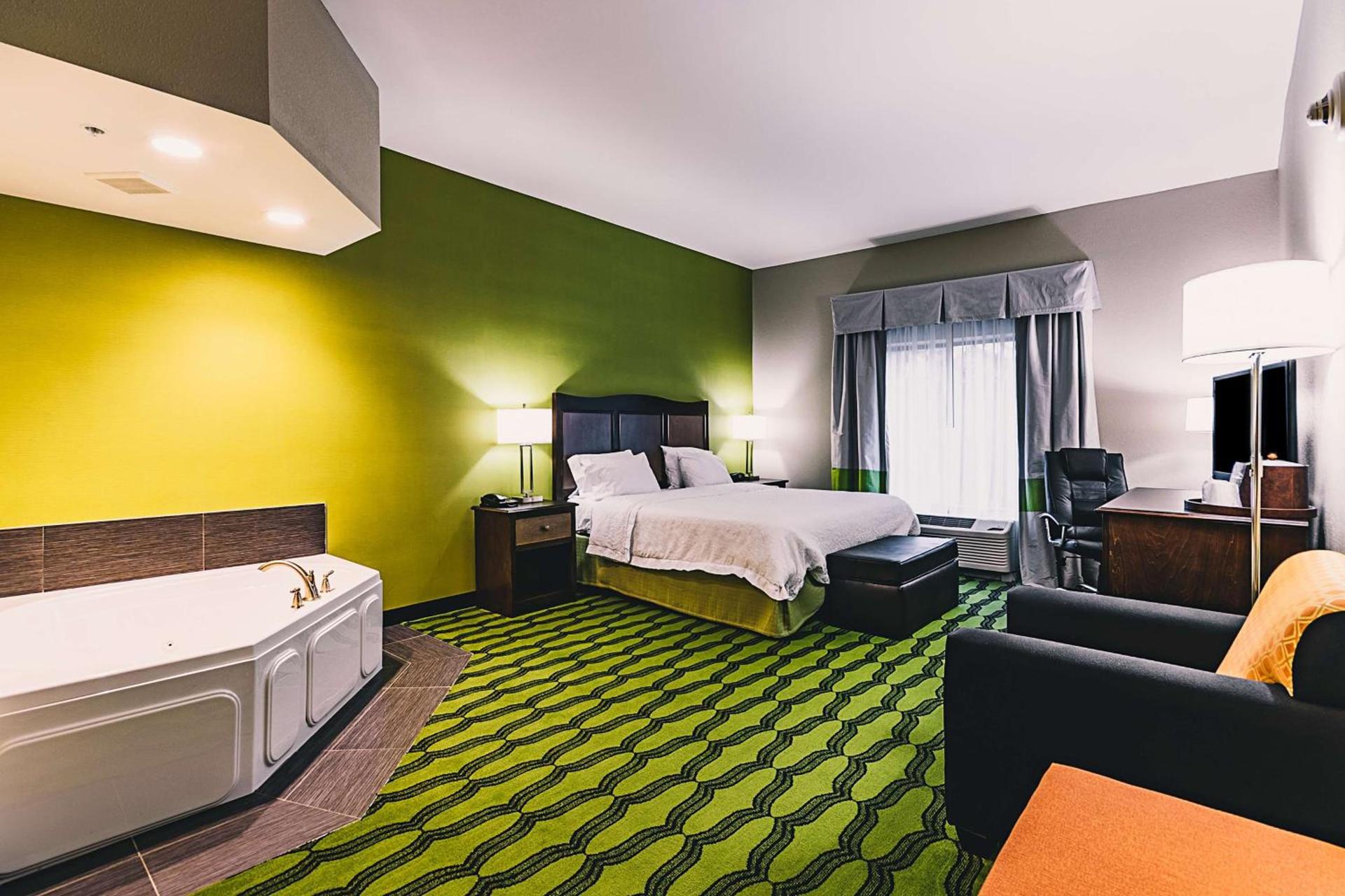 Hampton Inn Niagara Falls/ Blvd photo 40
