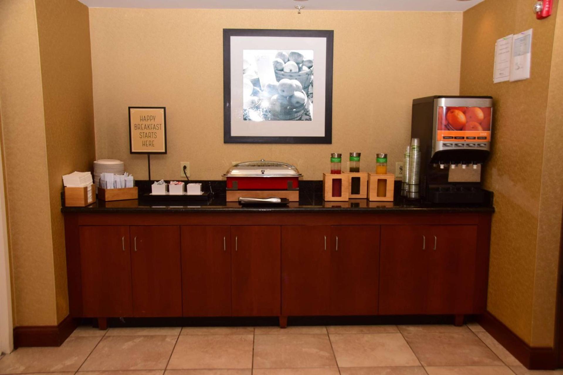 Hampton Inn Indiana photo 11