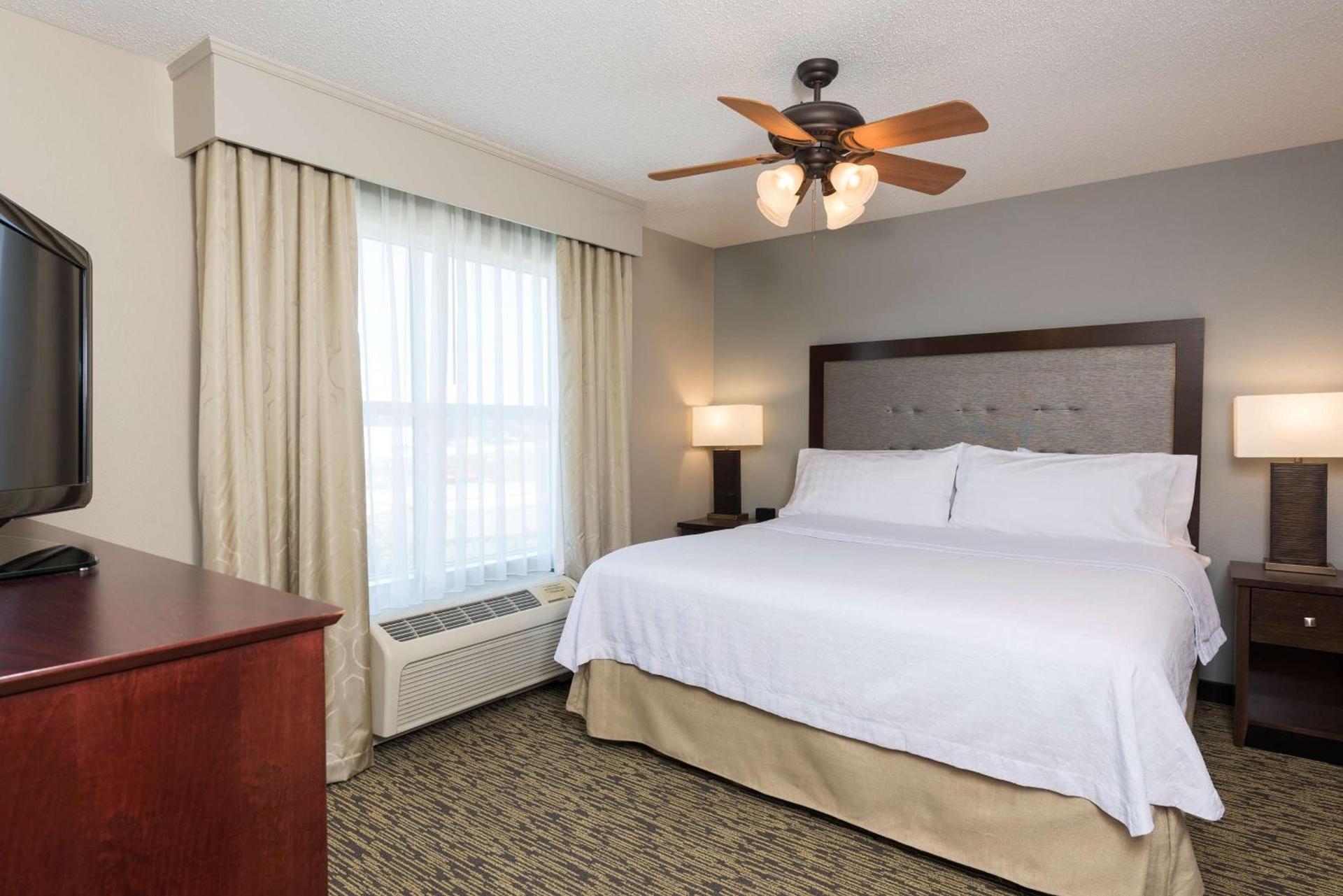 Homewood Suites by Hilton Indianapolis Northwest photo 10