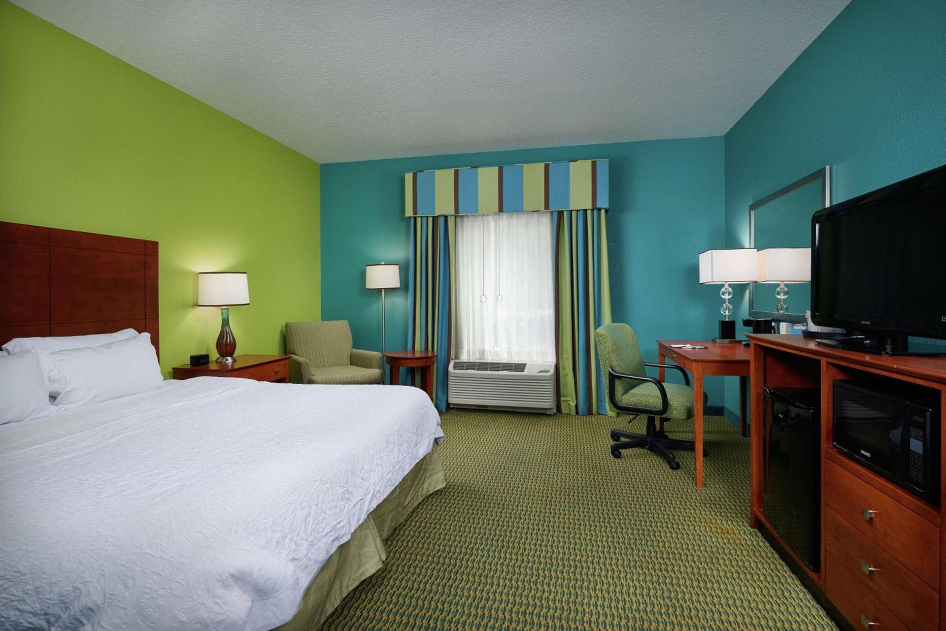 Hampton Inn Bermuda Run / Advance photo 22