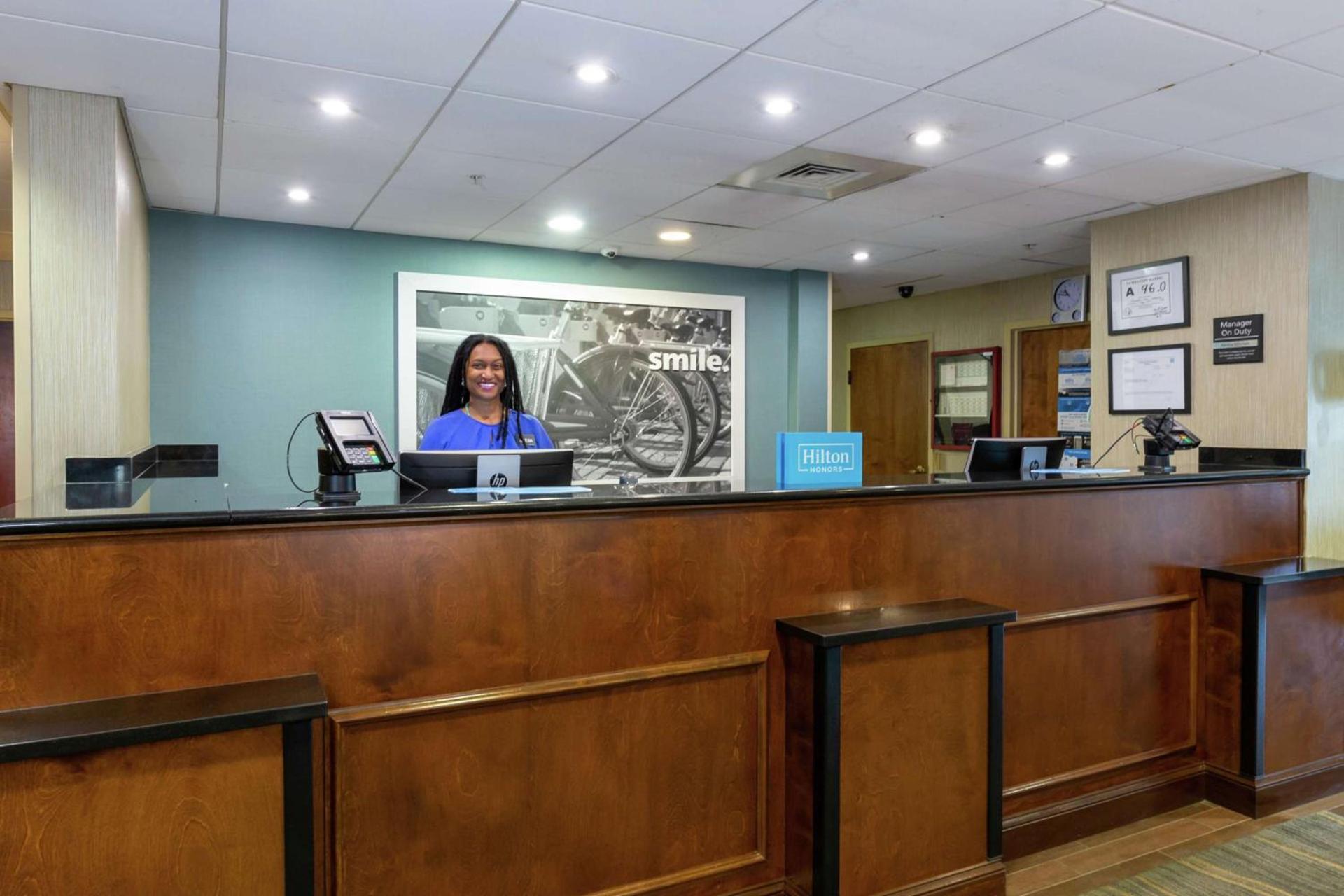 Hampton Inn Winston-Salem Hanes Mall photo 4