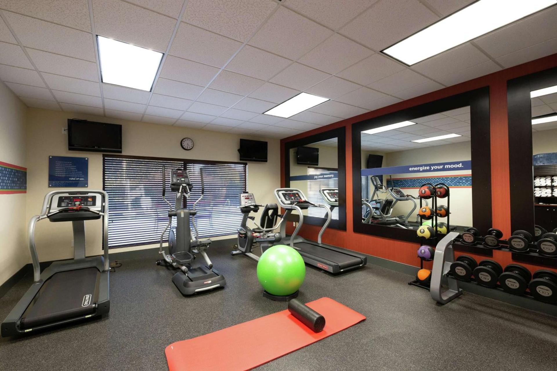 Hampton Inn Winston-Salem Hanes Mall photo 10