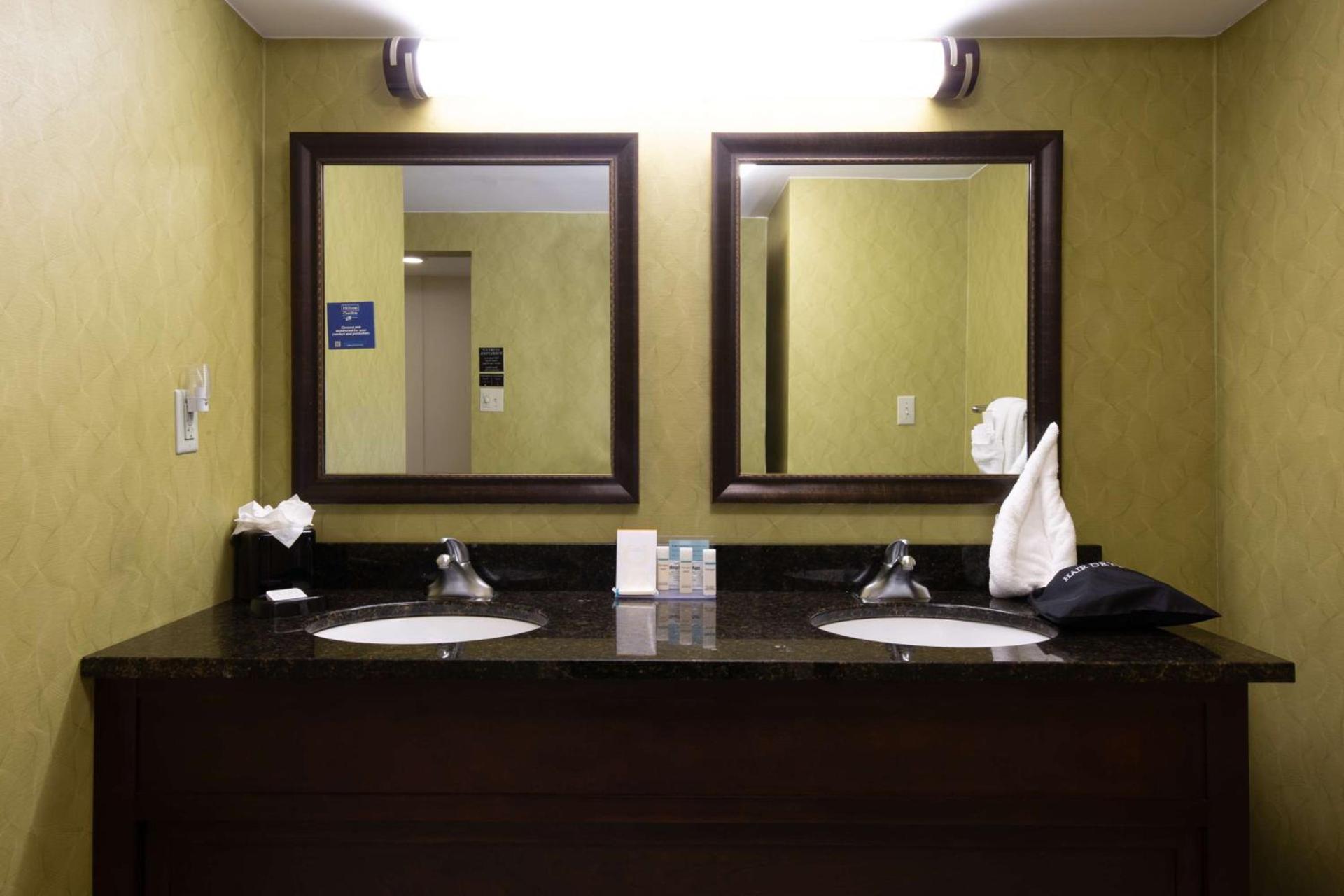 Hampton Inn Winston-Salem Hanes Mall photo 16