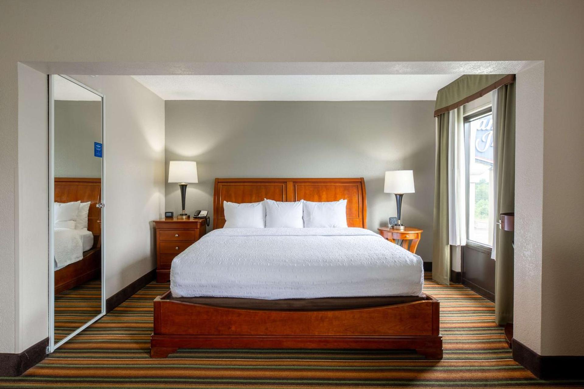 Hampton Inn Winston-Salem Hanes Mall photo 14