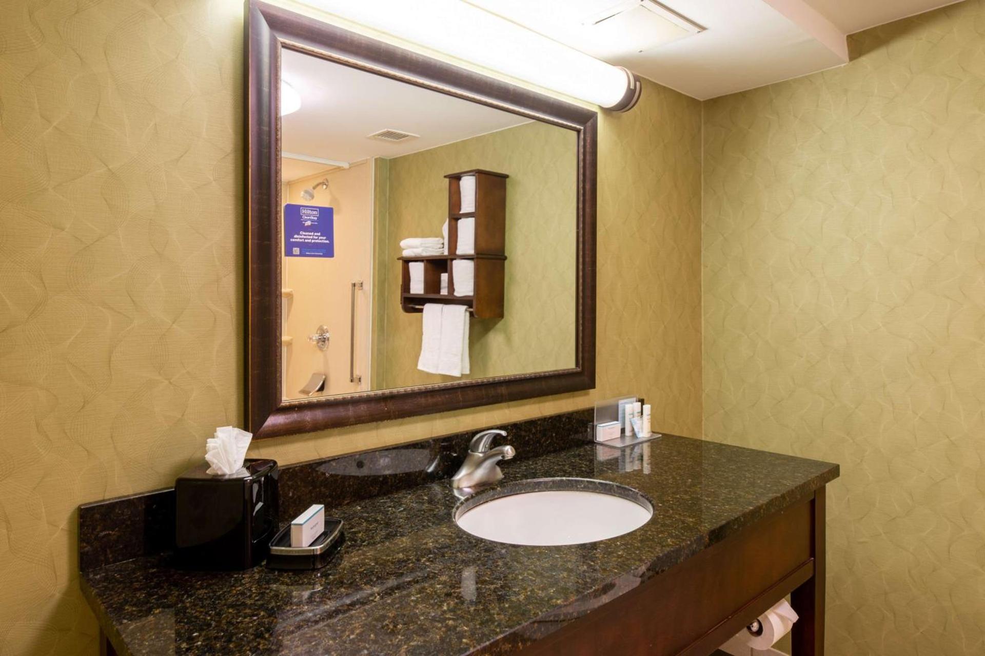 Hampton Inn Winston-Salem Hanes Mall photo 20