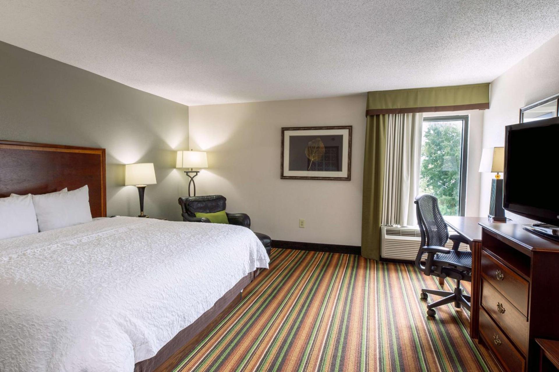 Hampton Inn Winston-Salem Hanes Mall photo 21