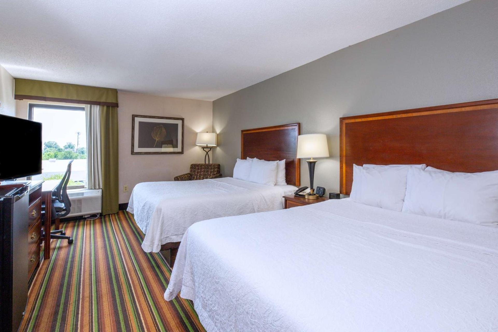 Hampton Inn Winston-Salem Hanes Mall photo 25