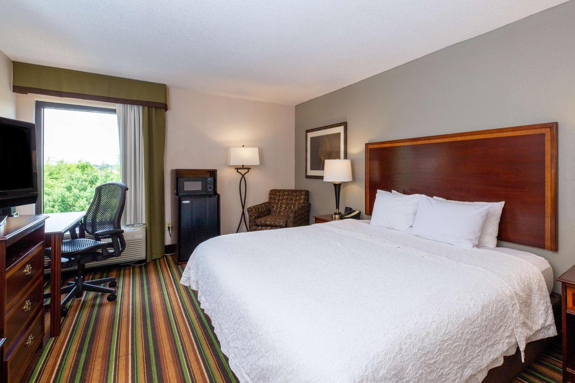 Hampton Inn Winston-Salem Hanes Mall photo 28