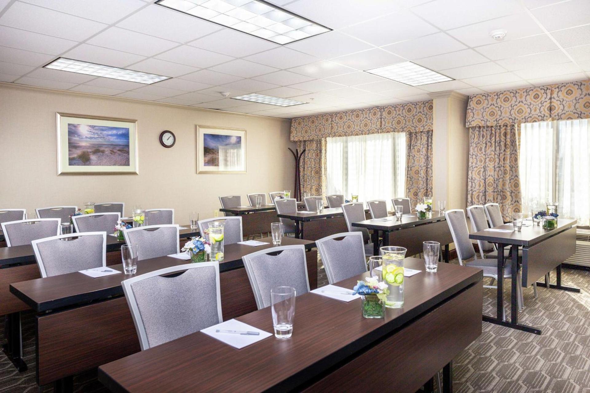 Hampton Inn Winston-Salem Hanes Mall photo 39