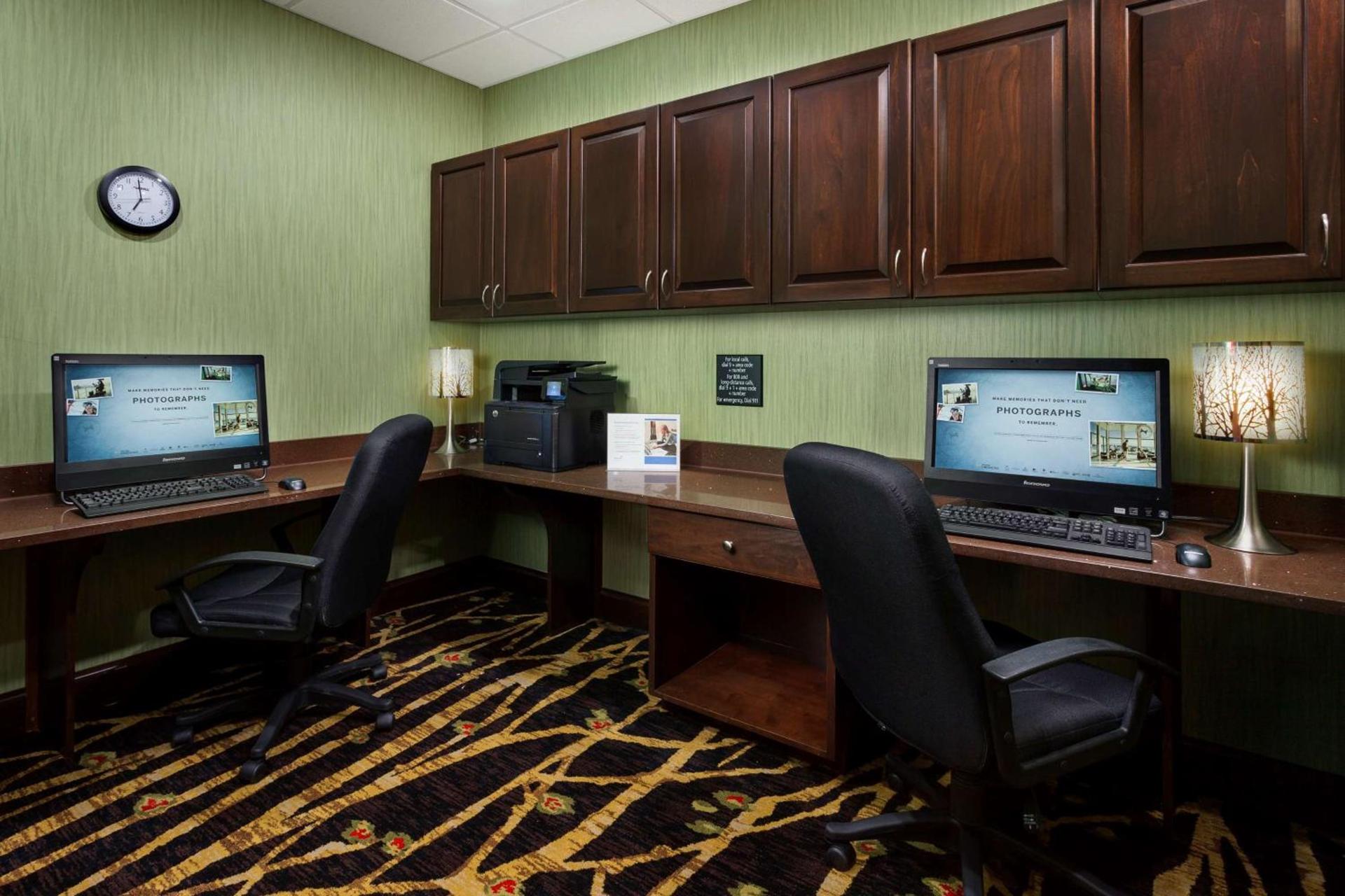 Hampton Inn & Suites Williamsport - Faxon Exit photo 11