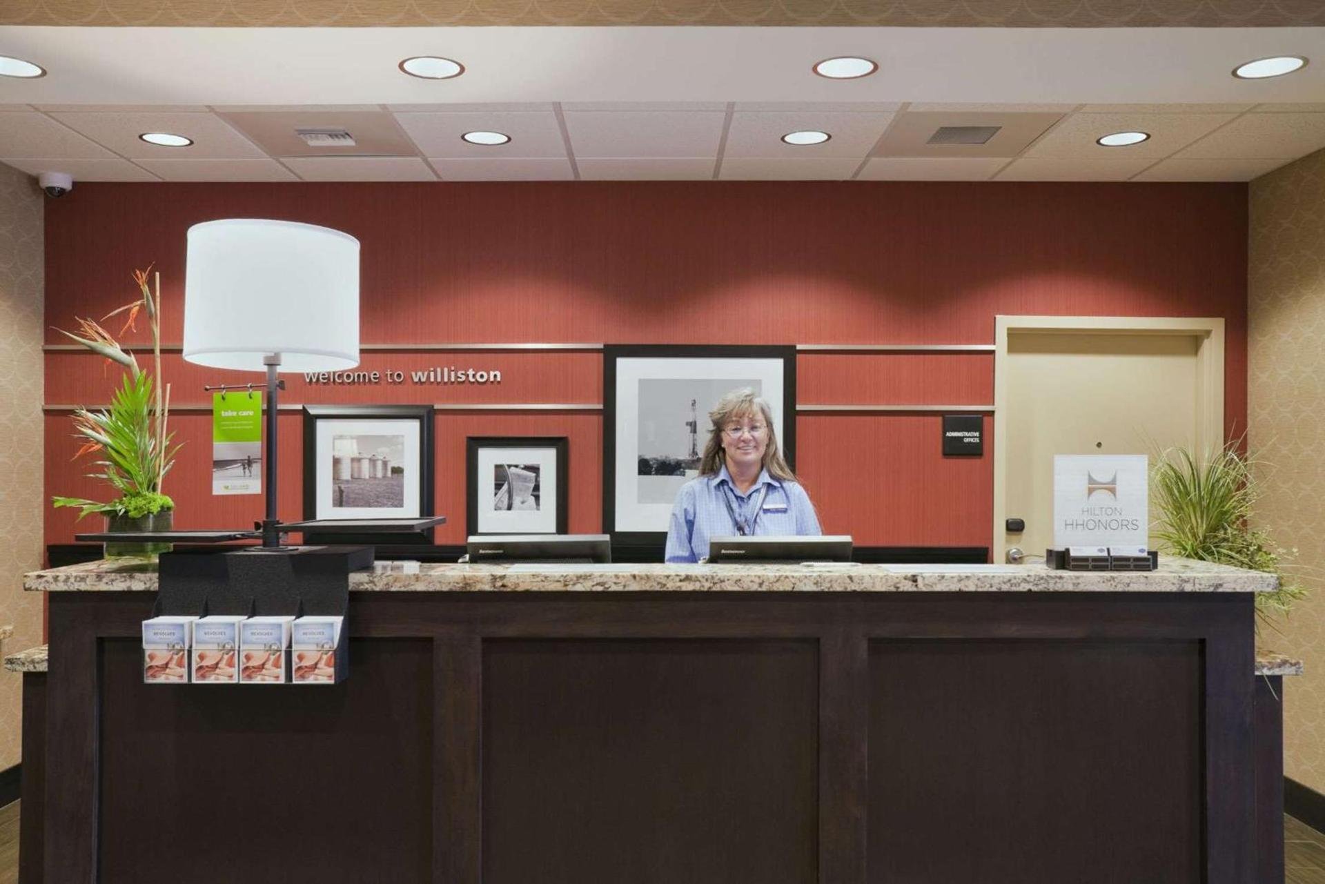 Hampton Inn & Suites Williston photo 5