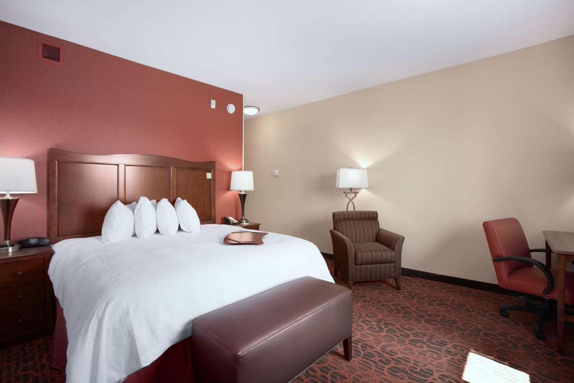 Hampton Inn & Suites Williston photo 19