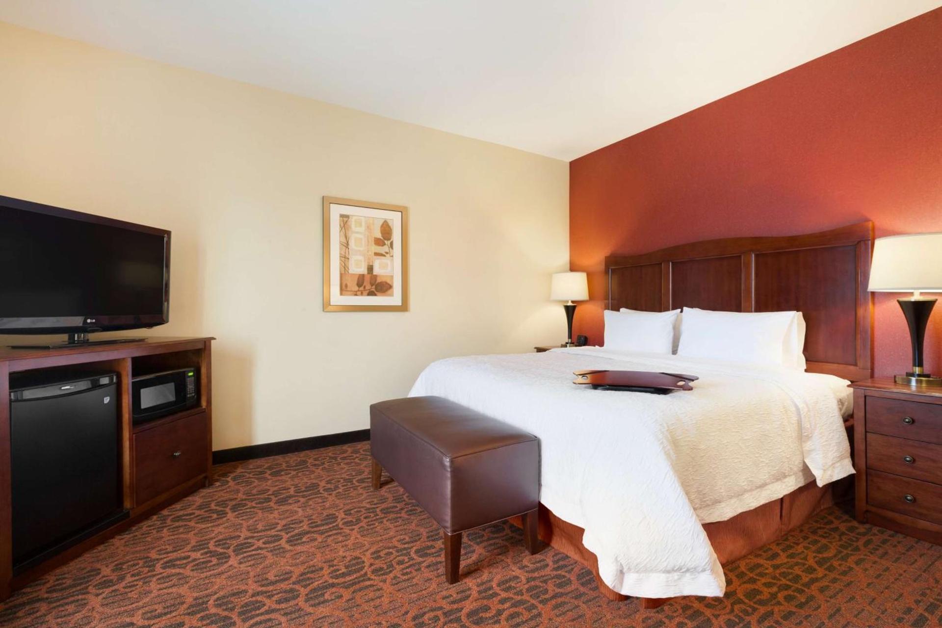 Hampton Inn & Suites Williston photo 31