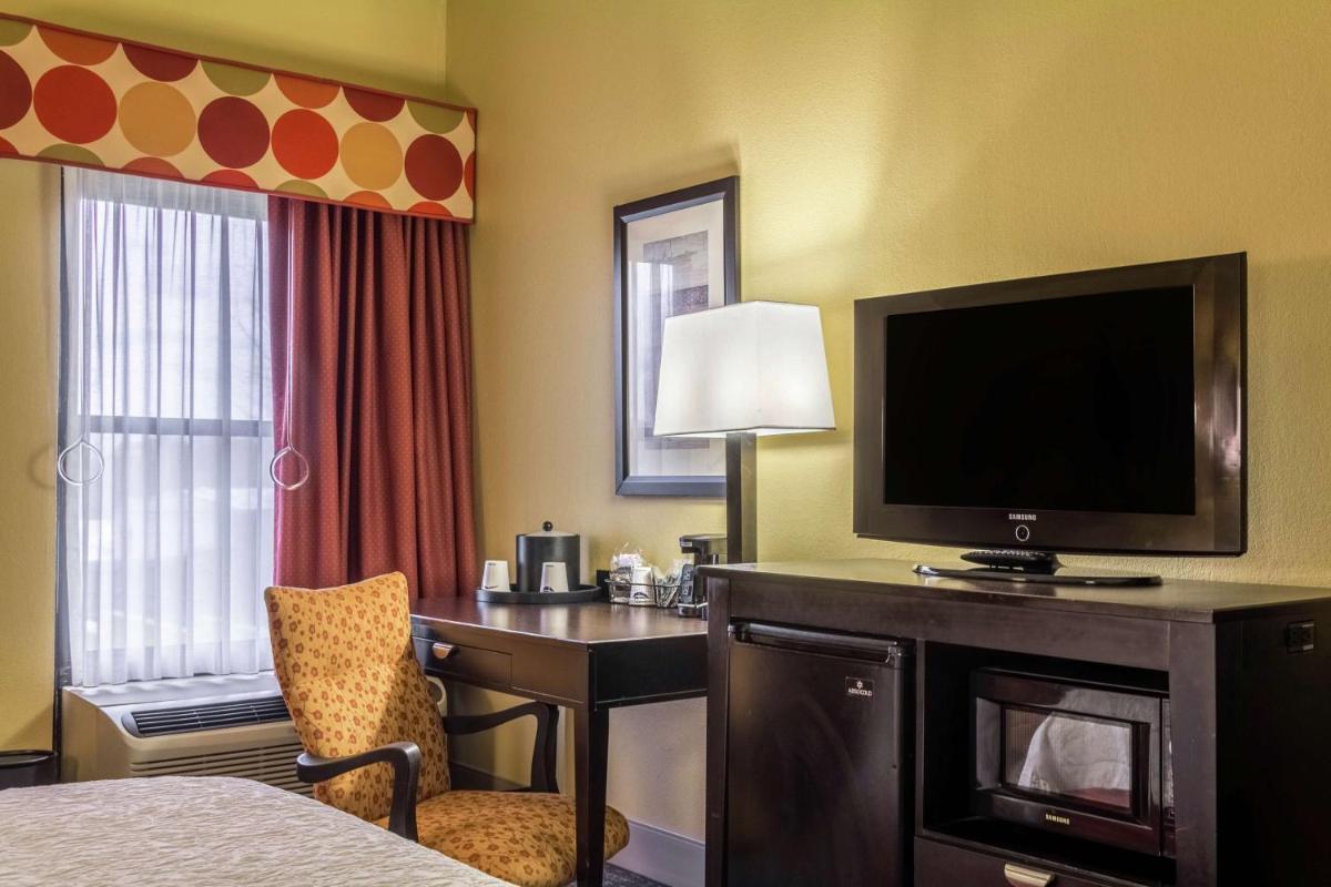 Hampton Inn Clinton photo 5