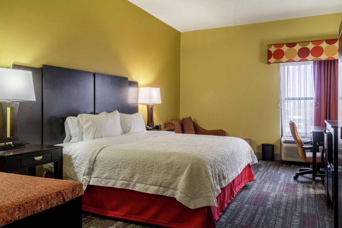 Hampton Inn Clinton photo 17