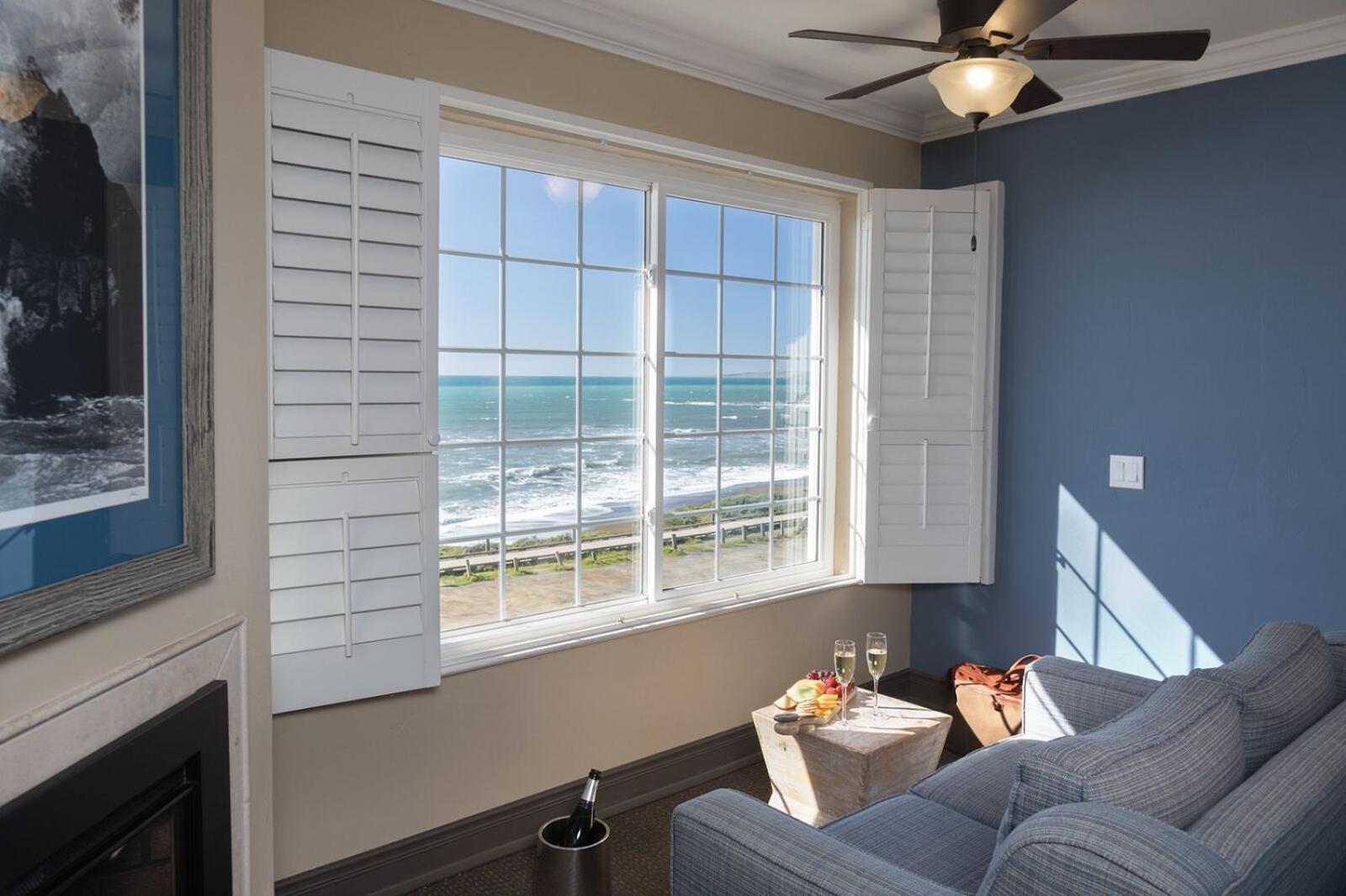 Sand Pebbles Inn photo 76