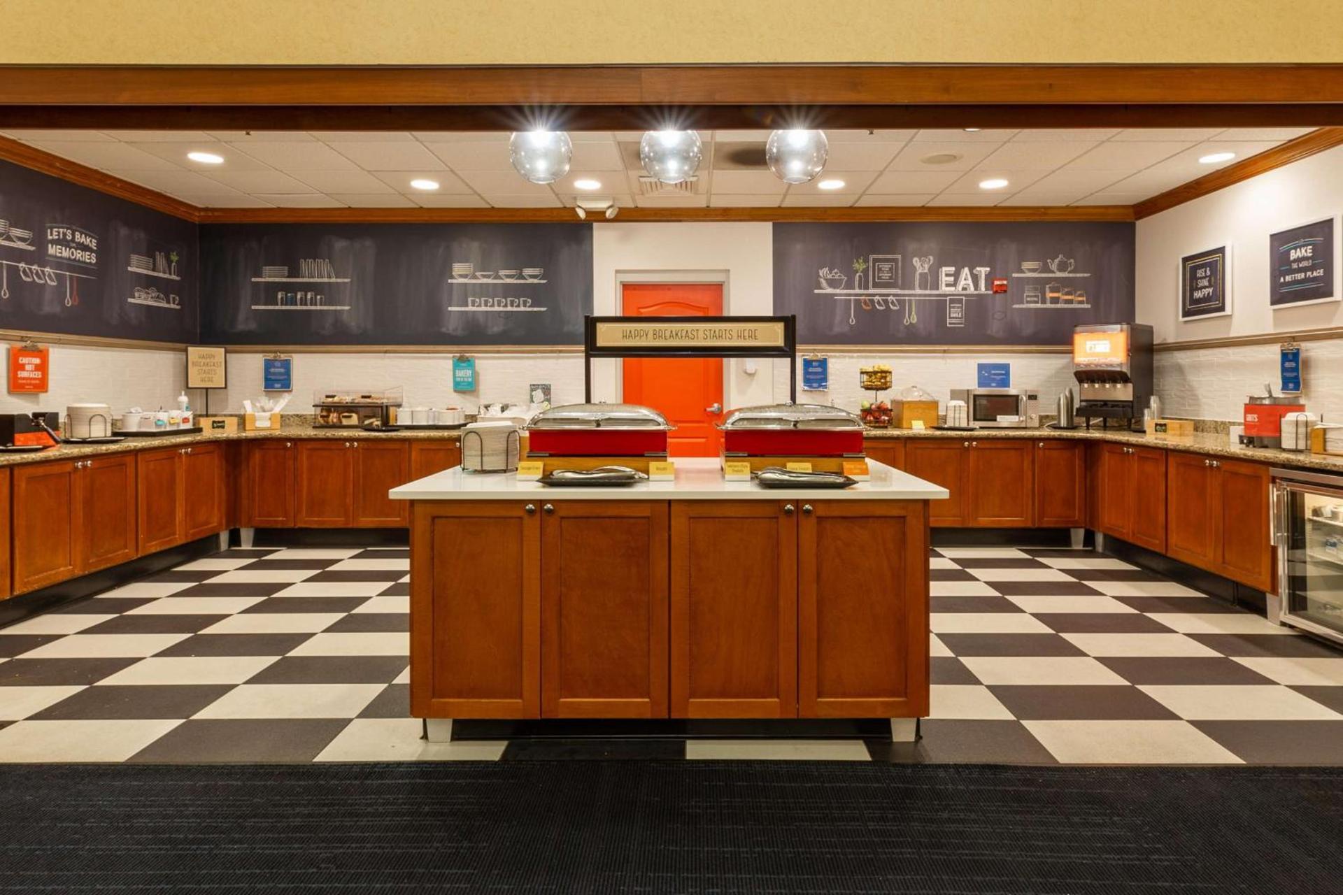 Hampton Inn & Suites Jacksonville Deerwood Park photo 10