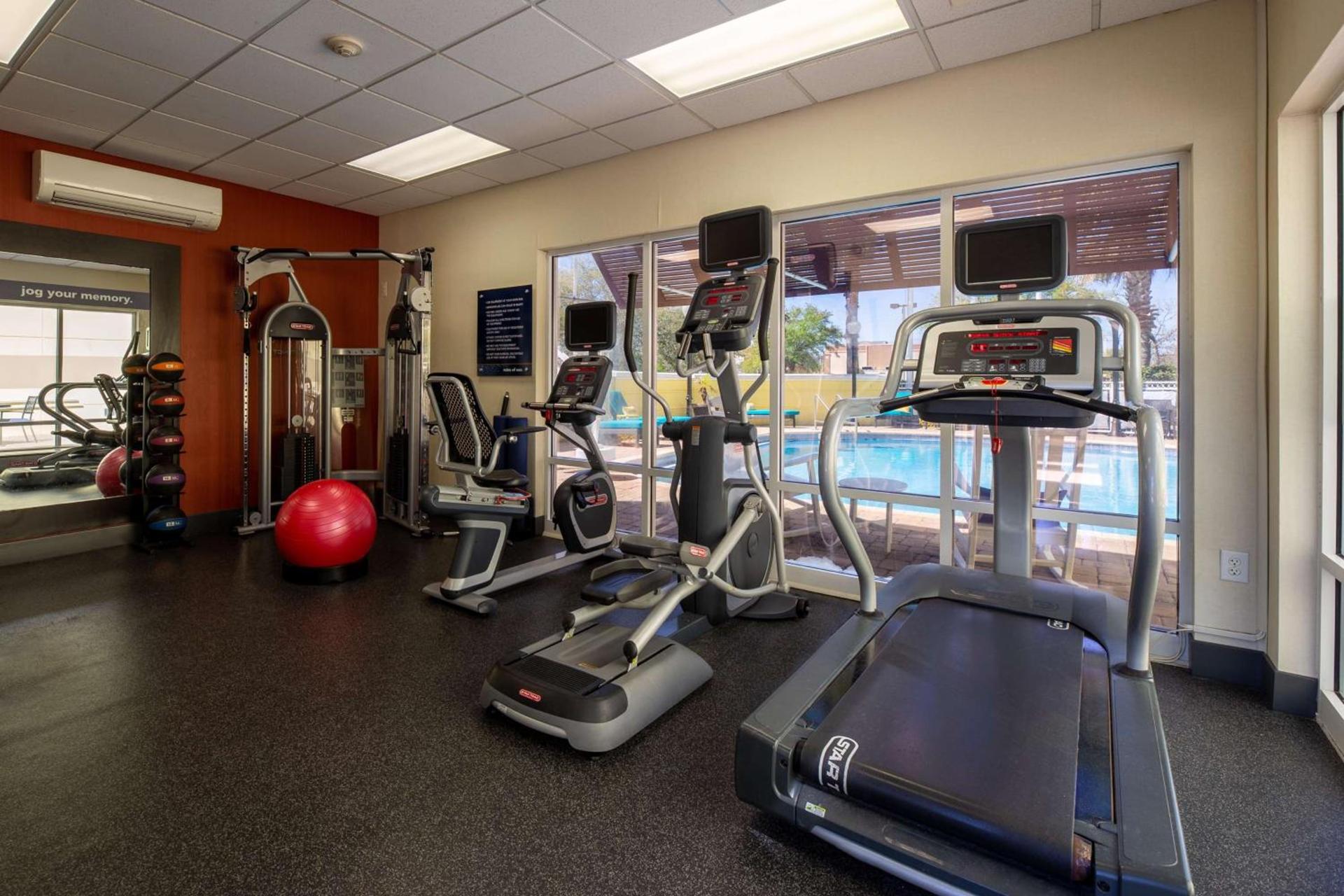 Hampton Inn & Suites Jacksonville Deerwood Park photo 13