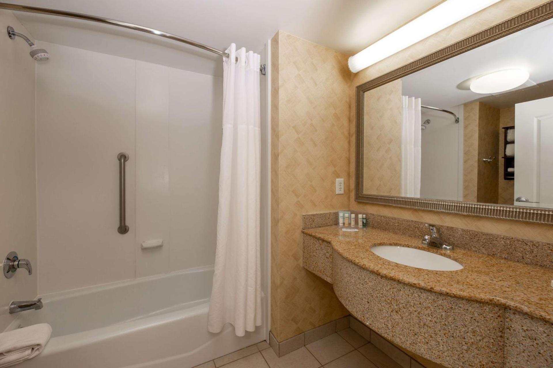 Hampton Inn & Suites Jacksonville Deerwood Park photo 14