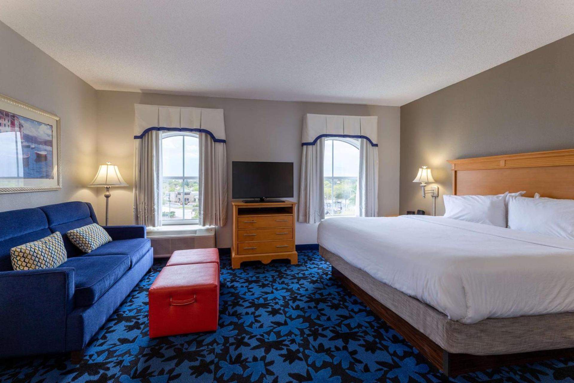Hampton Inn & Suites Jacksonville Deerwood Park photo 22