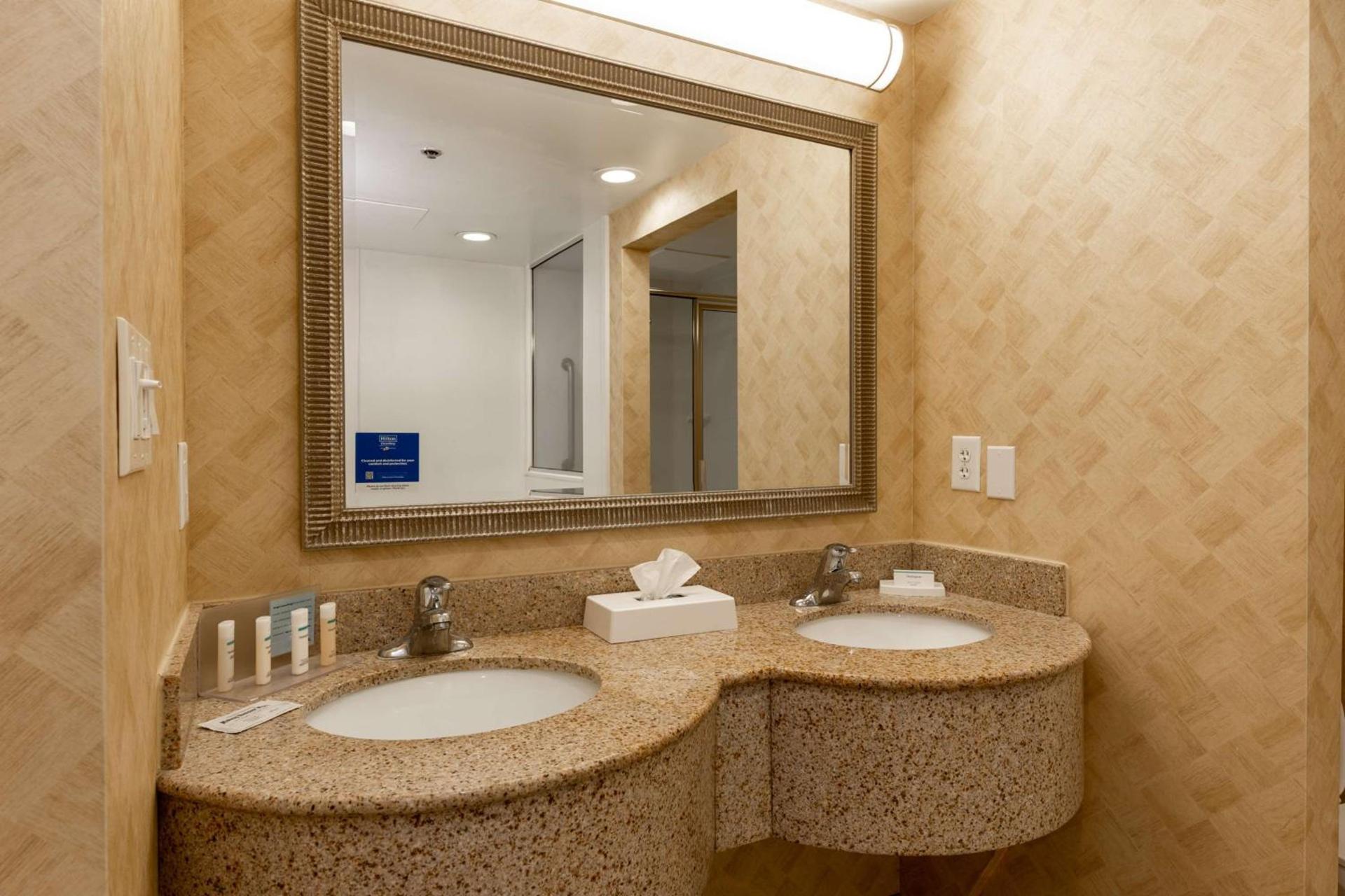 Hampton Inn & Suites Jacksonville Deerwood Park photo 30