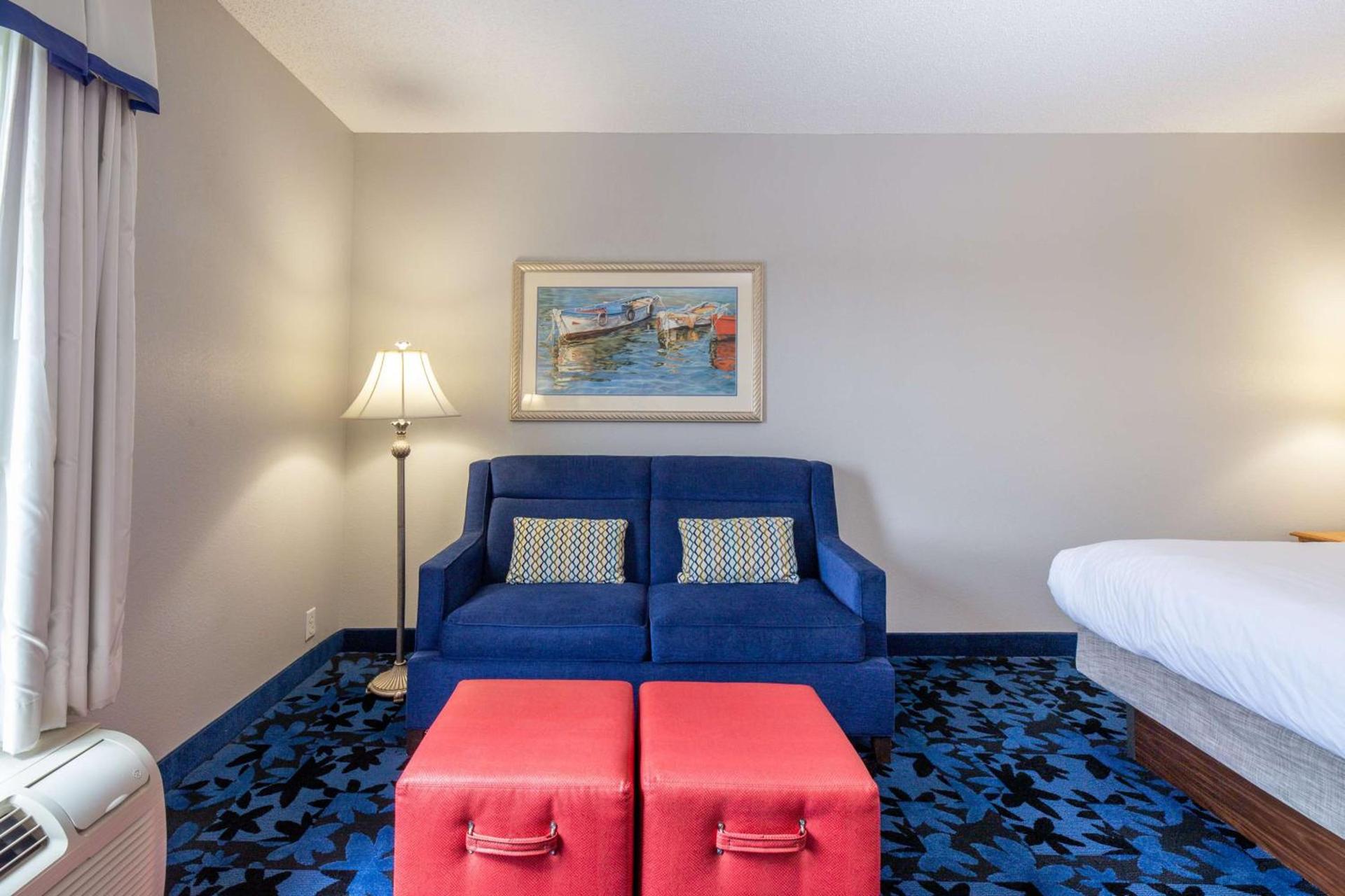 Hampton Inn & Suites Jacksonville Deerwood Park photo 35