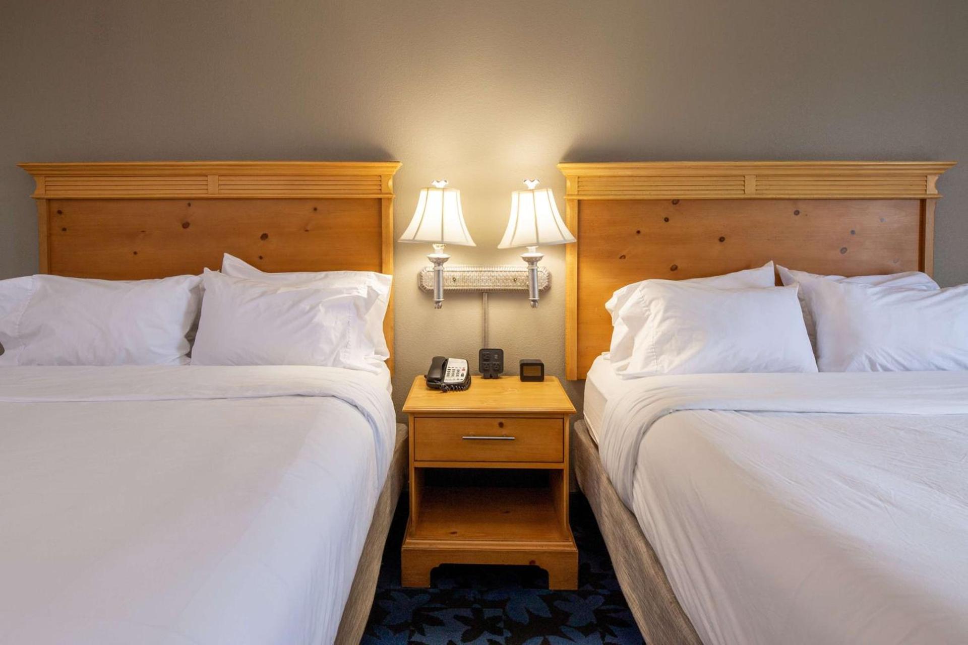 Hampton Inn & Suites Jacksonville Deerwood Park photo 42
