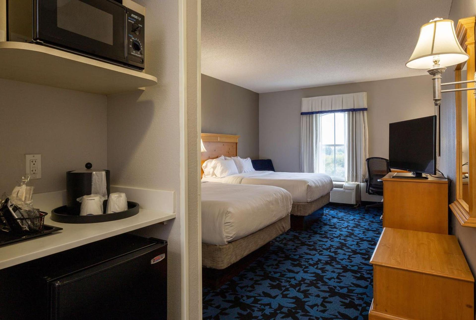 Hampton Inn & Suites Jacksonville Deerwood Park photo 43