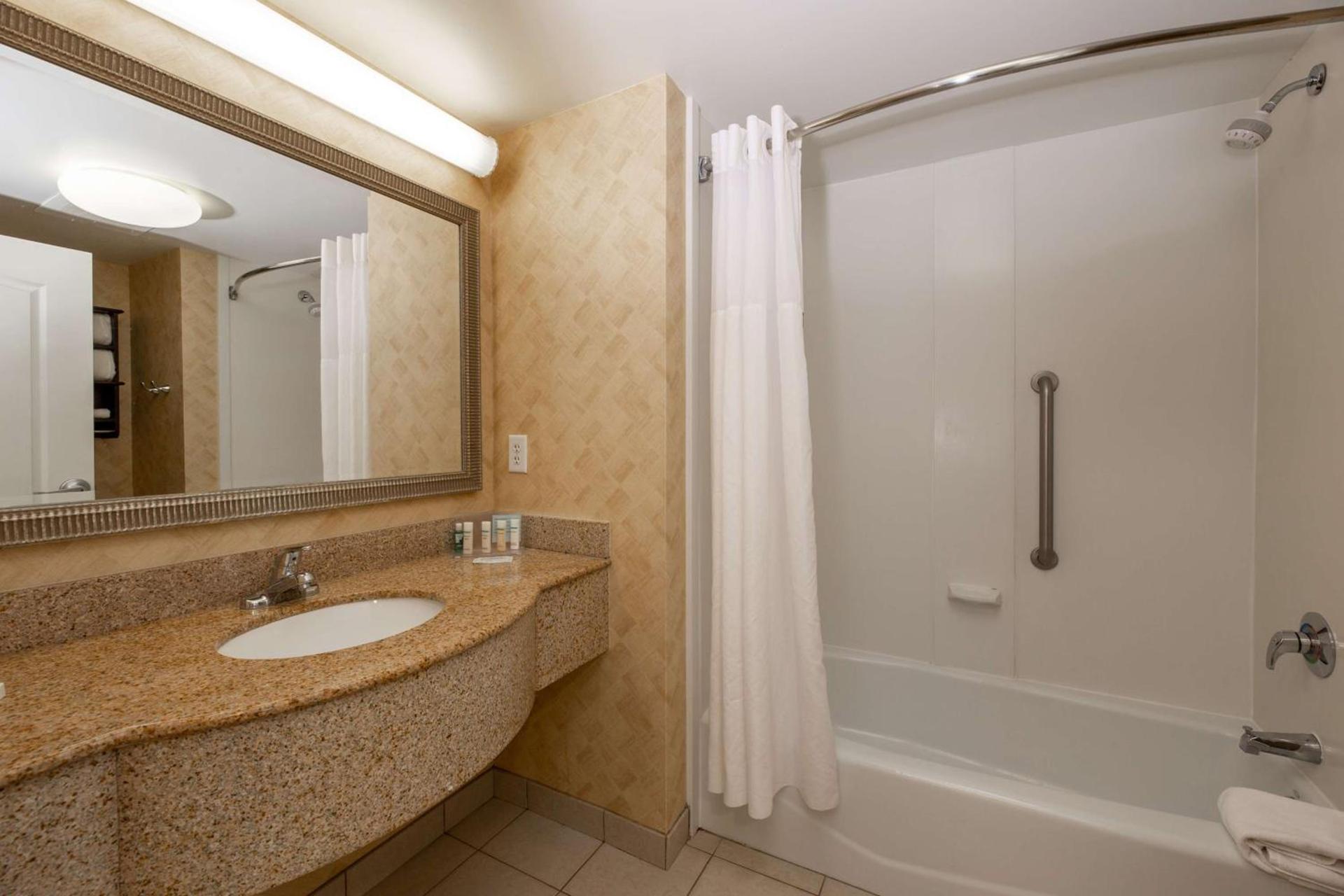 Hampton Inn & Suites Jacksonville Deerwood Park photo 44