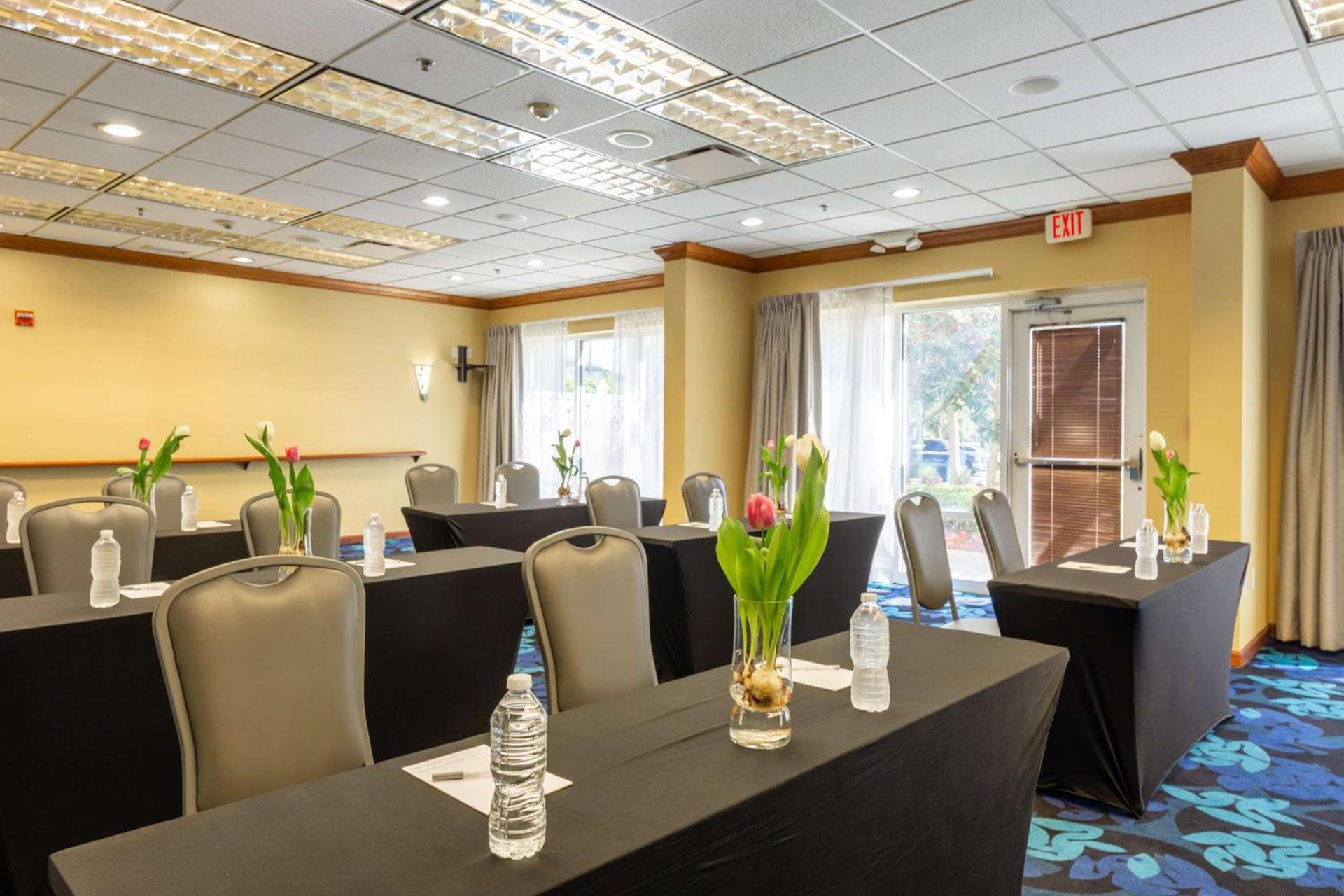 Hampton Inn & Suites Jacksonville Deerwood Park photo 60