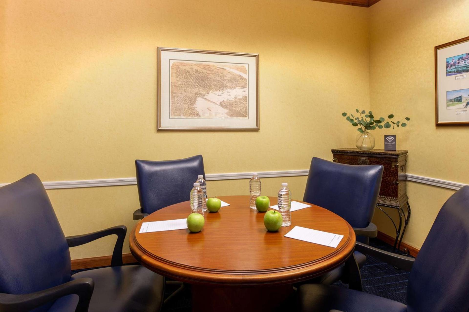 Hampton Inn & Suites Jacksonville Deerwood Park photo 62