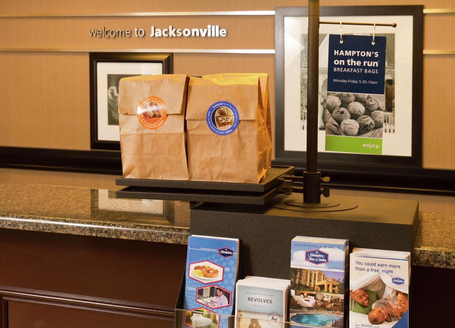 Hampton Inn & Suites Jacksonville-Airport photo 5