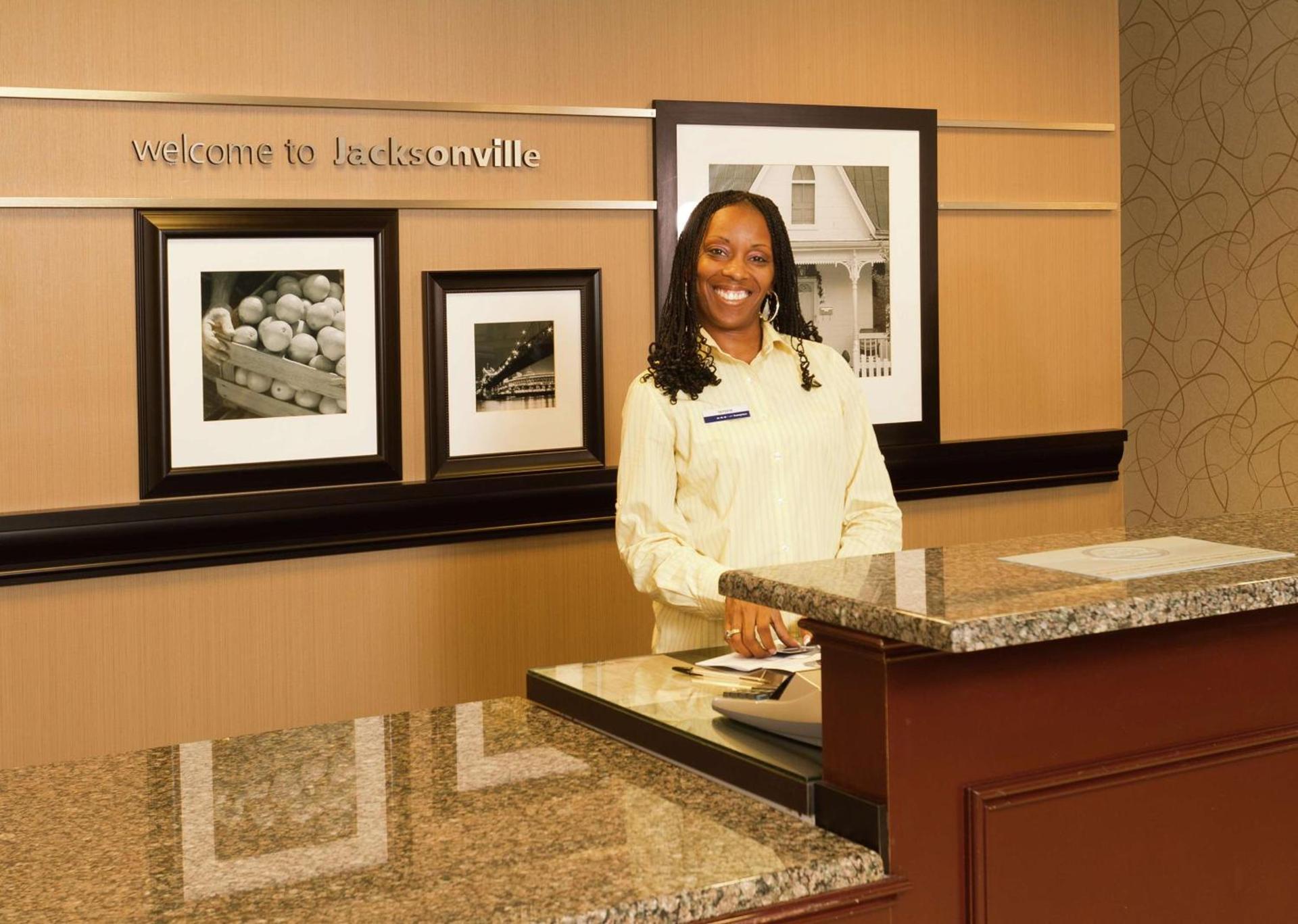 Hampton Inn & Suites Jacksonville-Airport photo 8