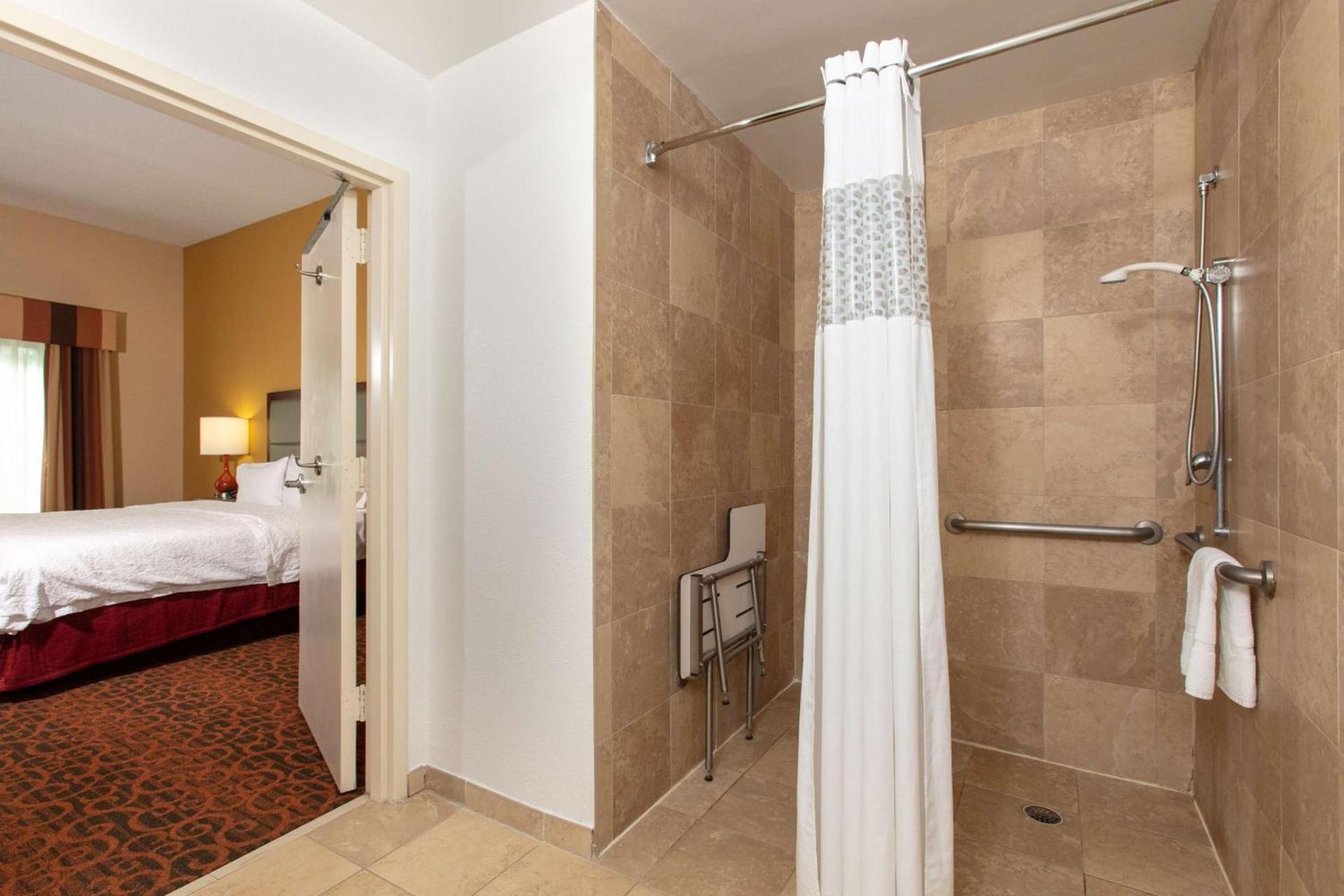 Hampton Inn & Suites Jacksonville-Airport photo 24