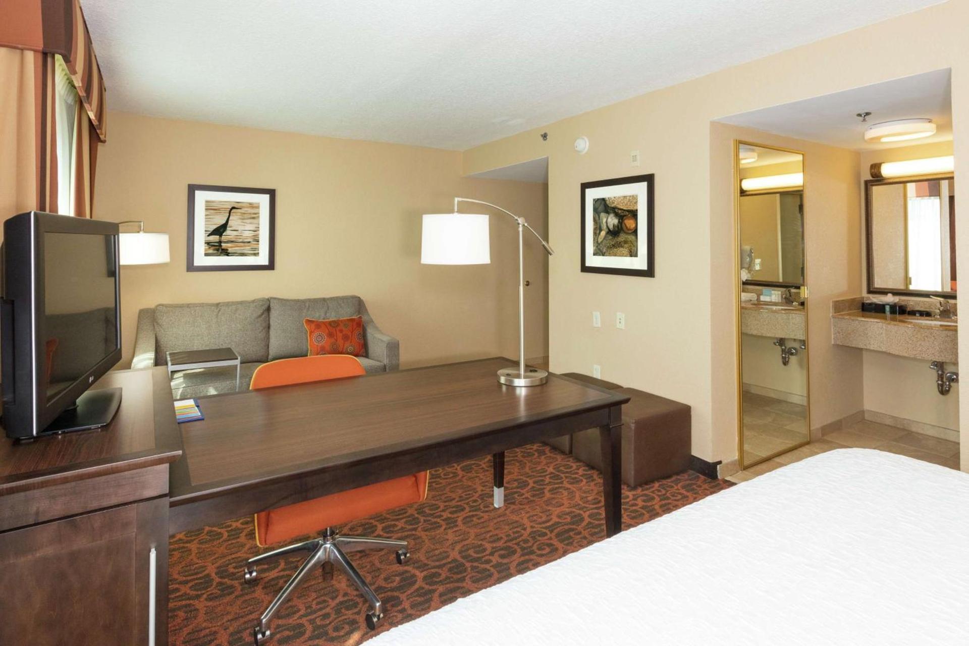Hampton Inn & Suites Jacksonville-Airport photo 44