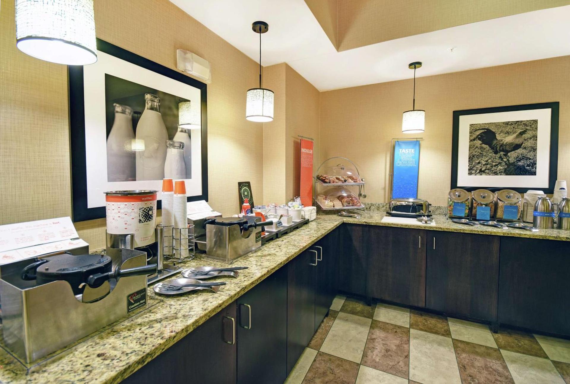 Hampton Inn Beloit photo 10