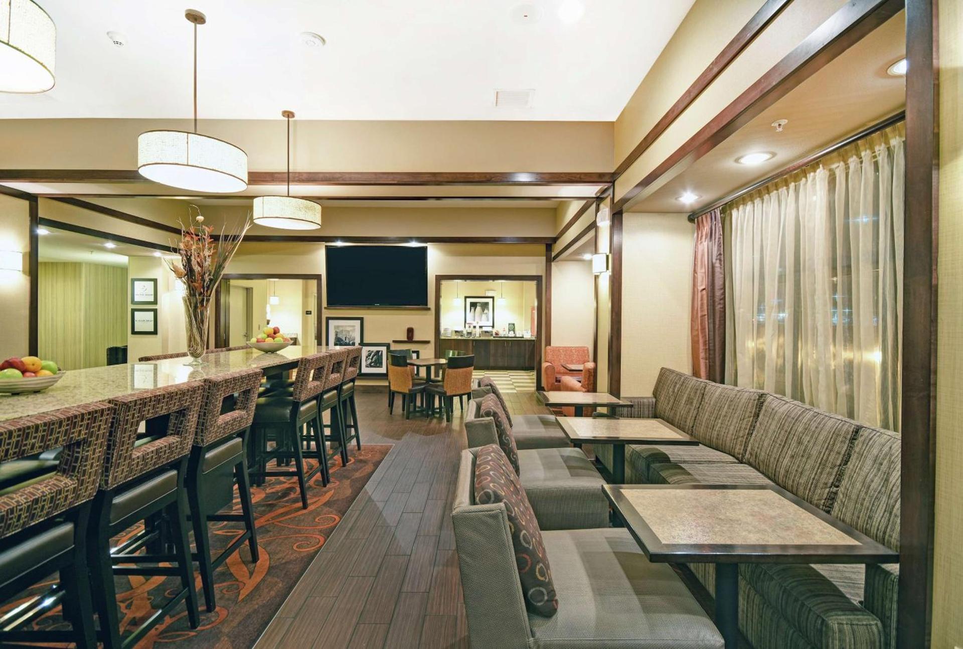 Hampton Inn Beloit photo 14