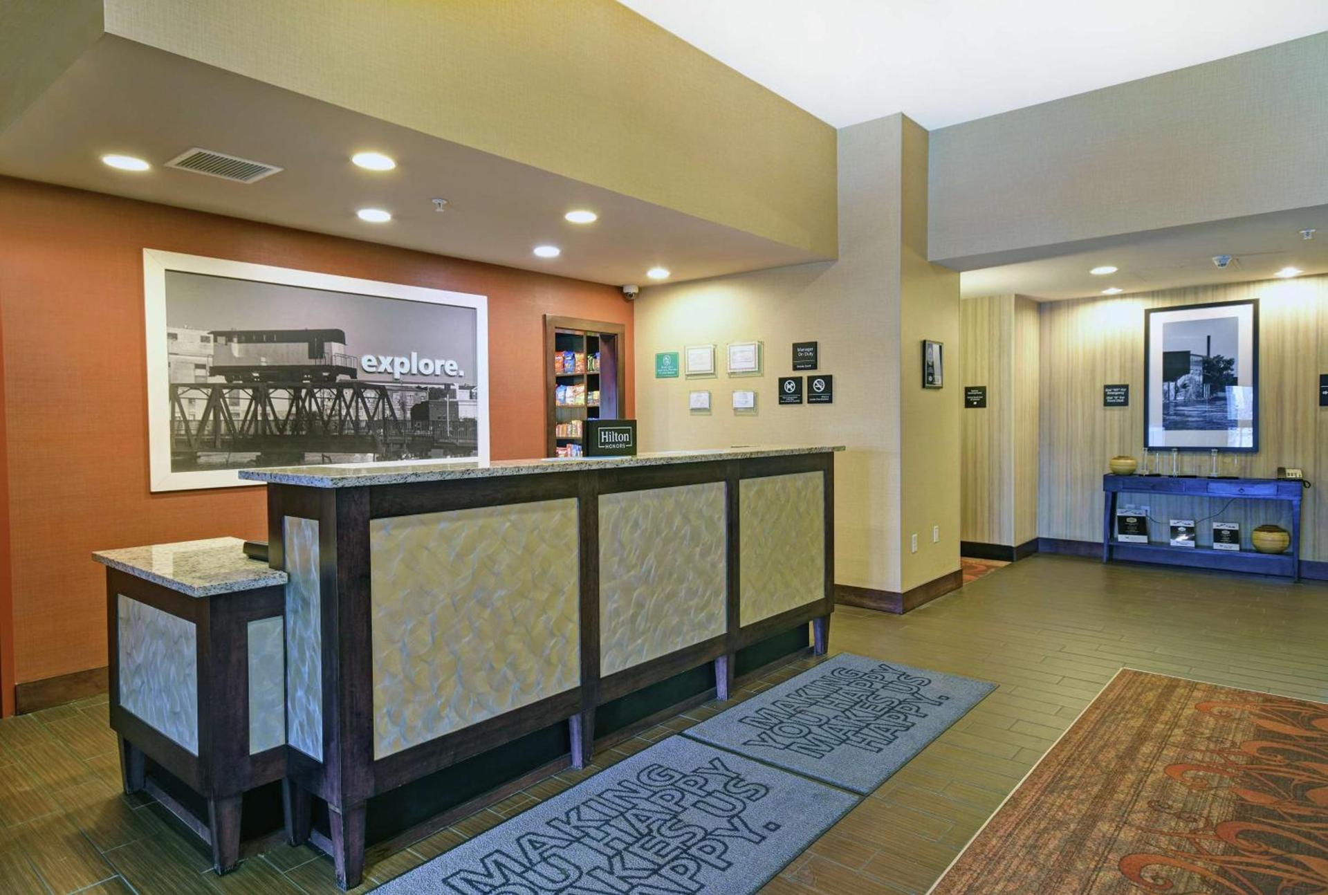 Hampton Inn Beloit photo 4