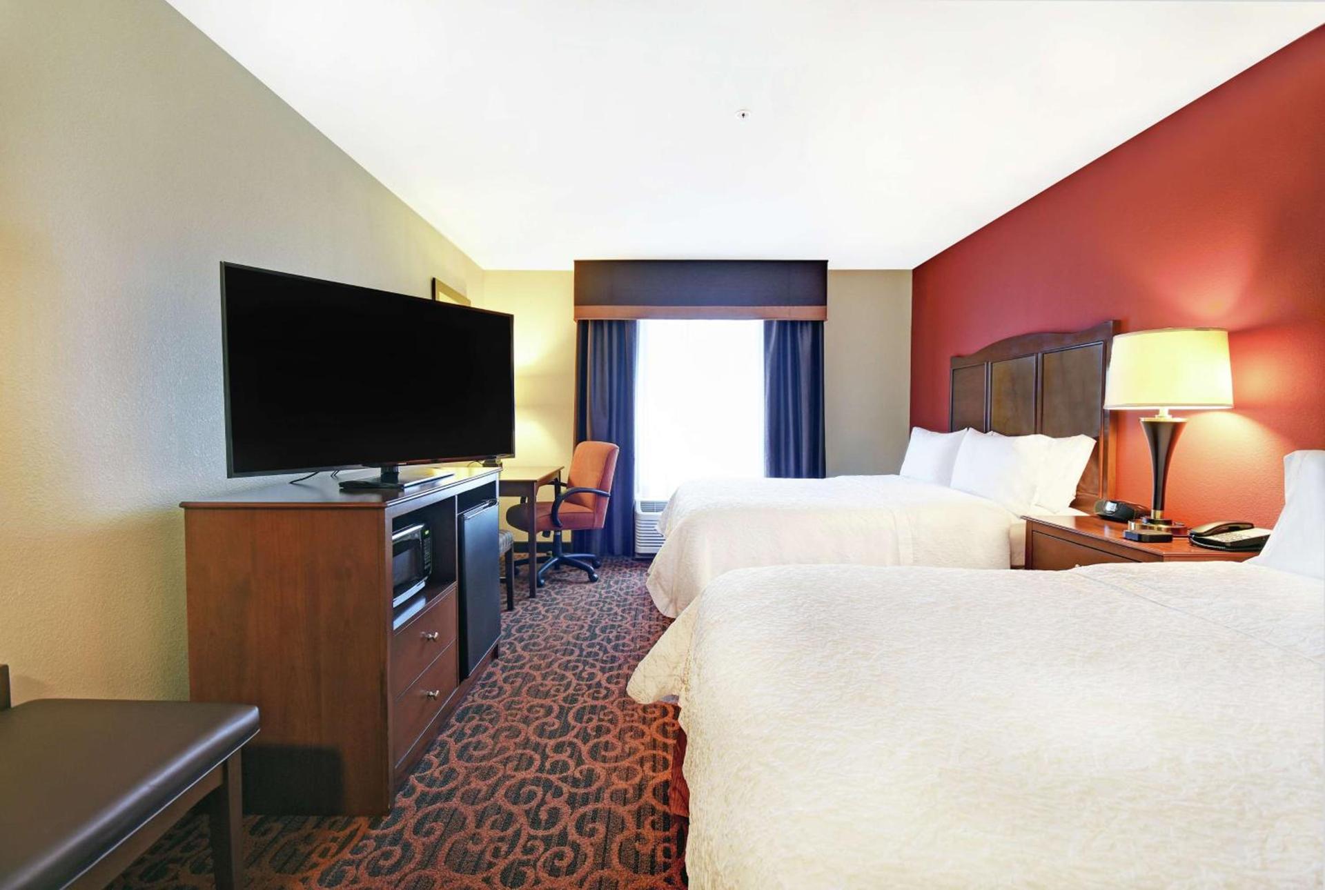 Hampton Inn Beloit photo 19