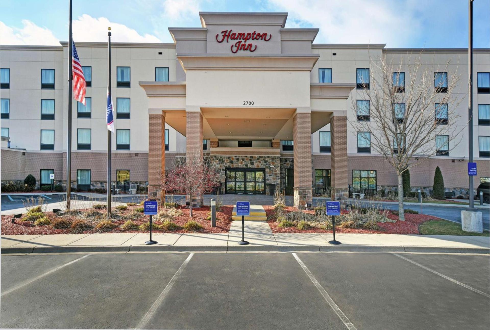 Hampton Inn Beloit photo 2