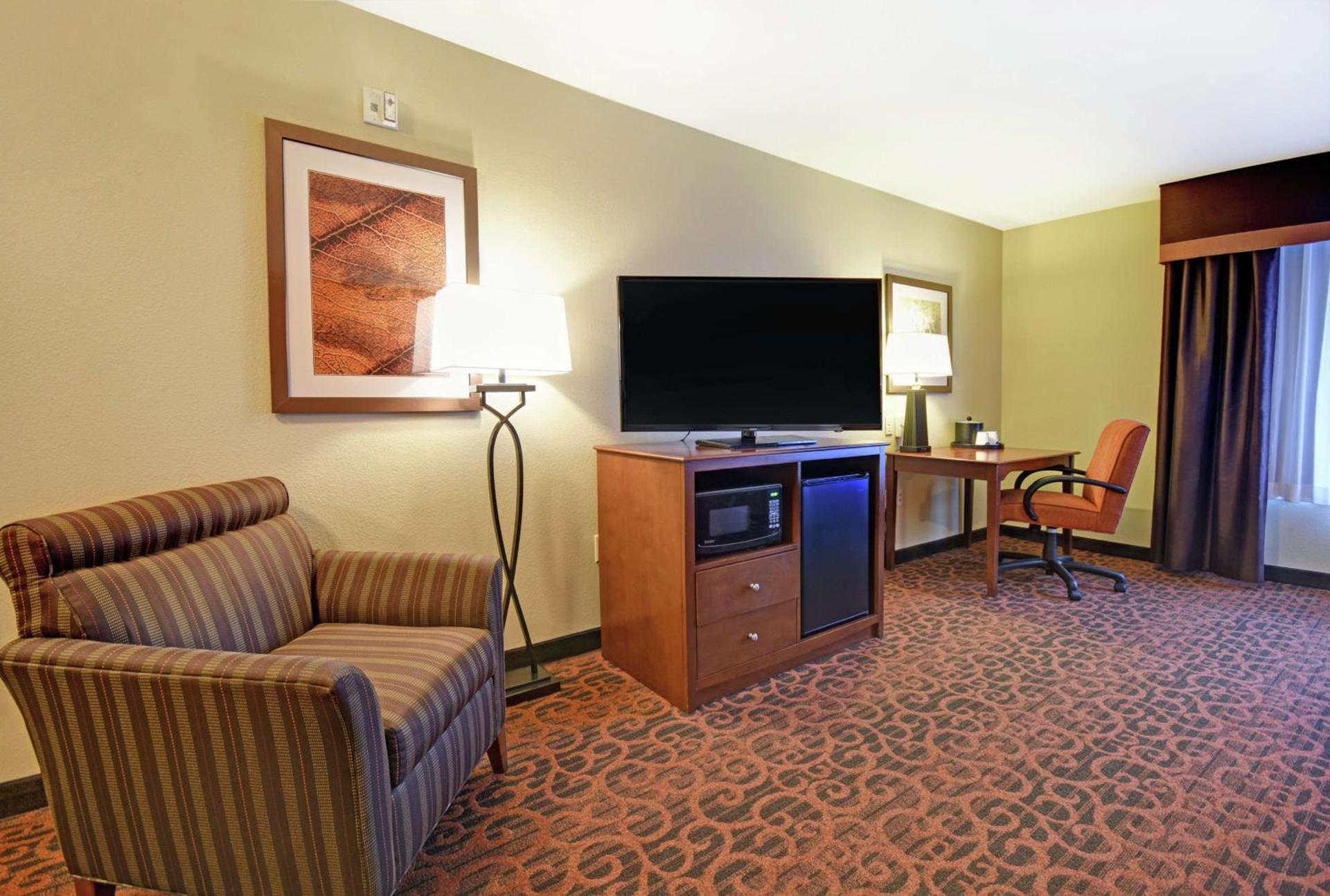 Hampton Inn Beloit photo 25