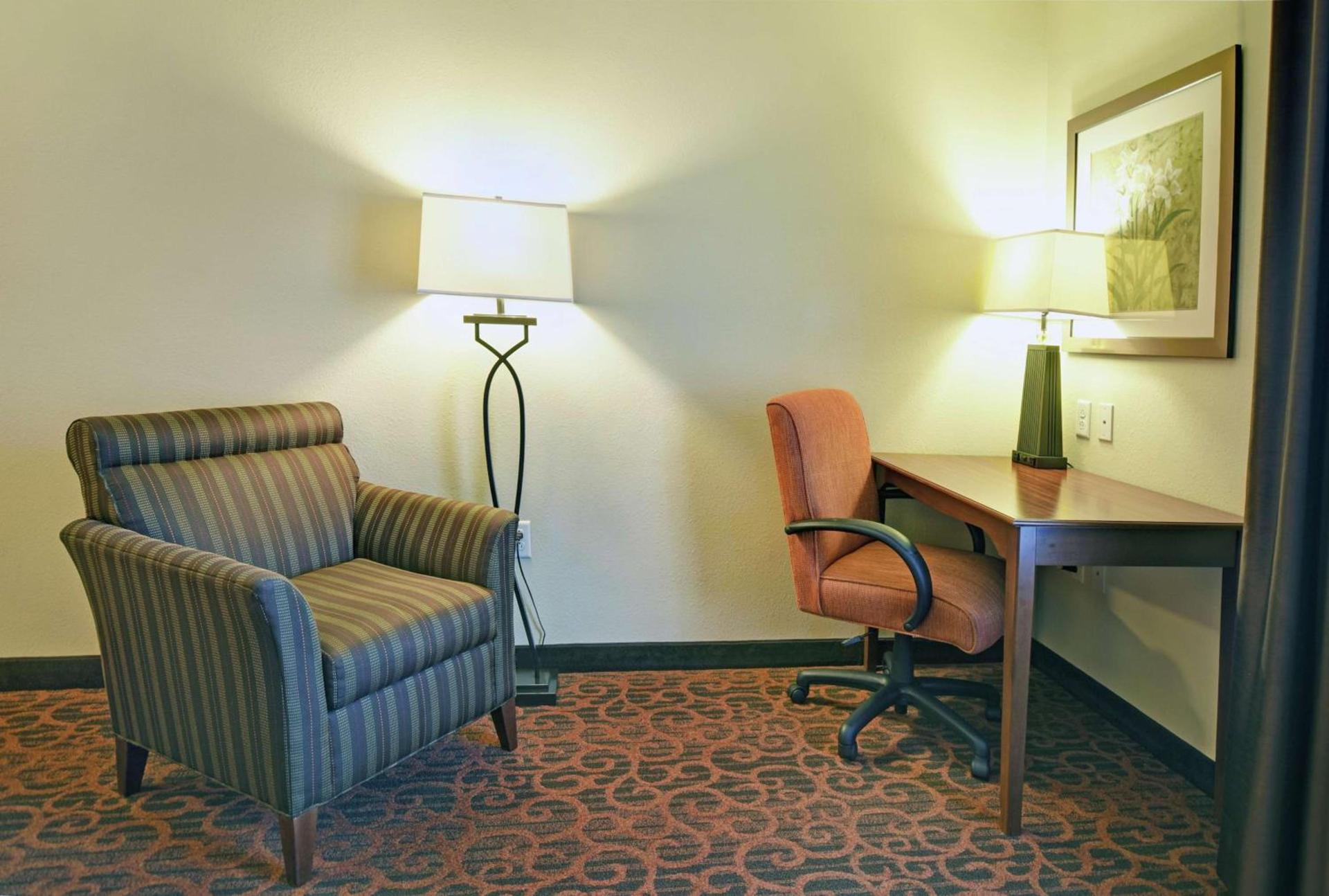 Hampton Inn Beloit photo 26
