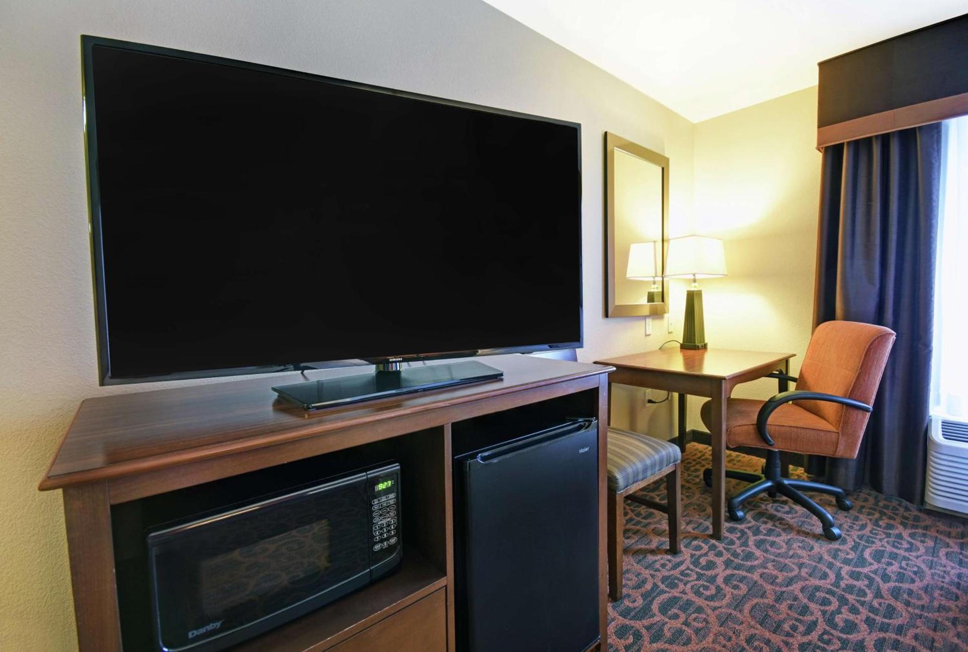 Hampton Inn Beloit photo 27