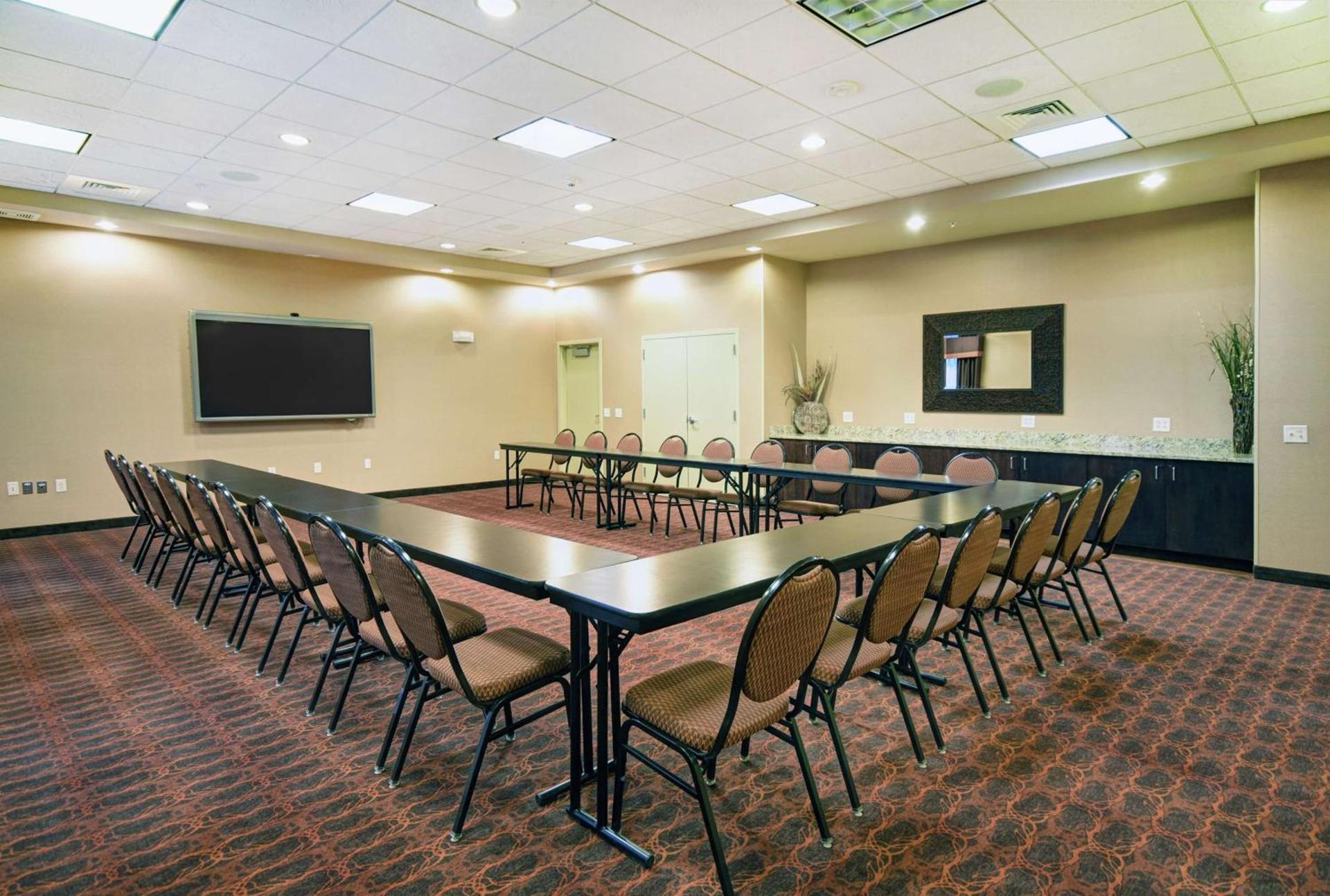 Hampton Inn Beloit photo 34