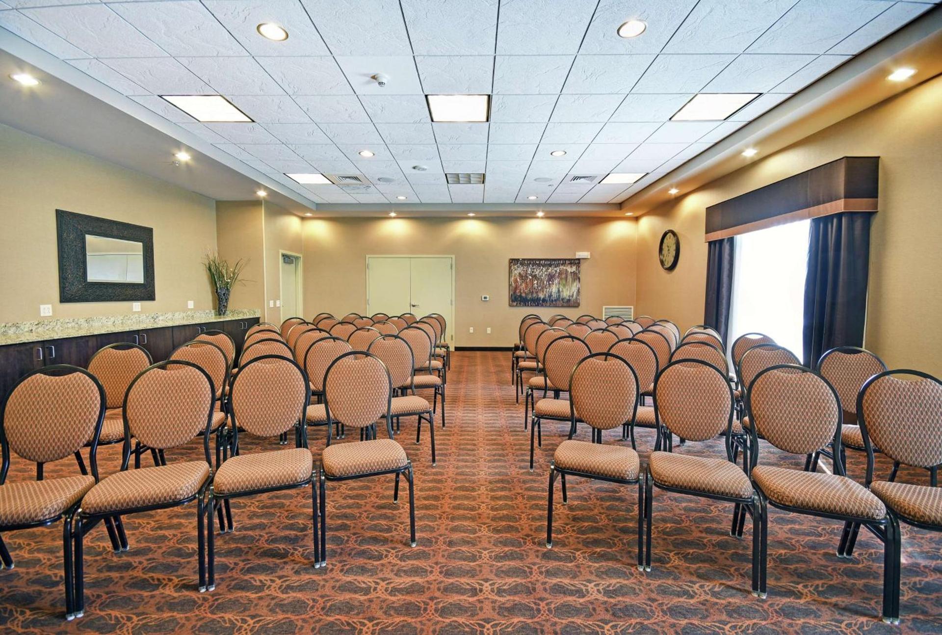 Hampton Inn Beloit photo 33