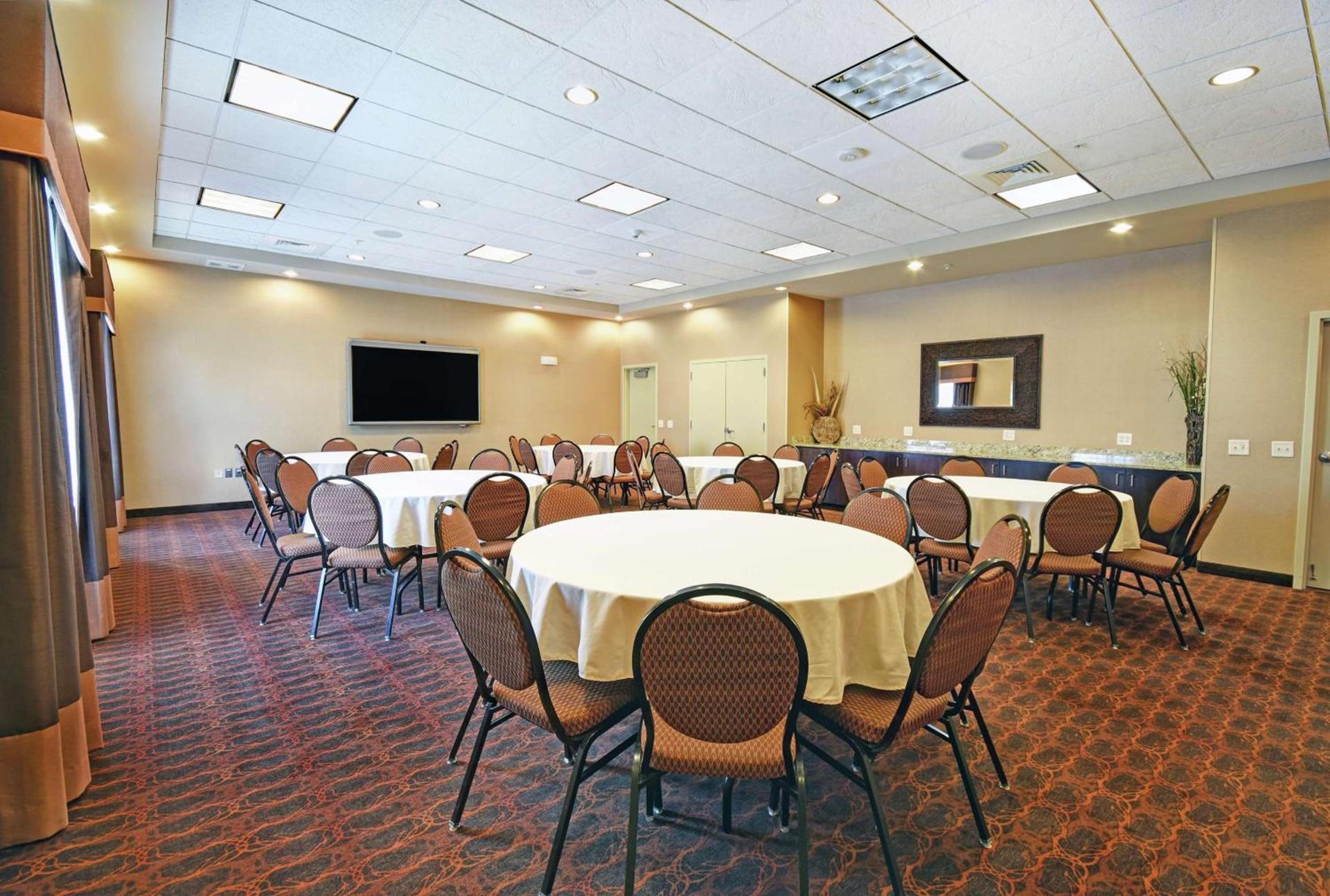 Hampton Inn Beloit photo 43