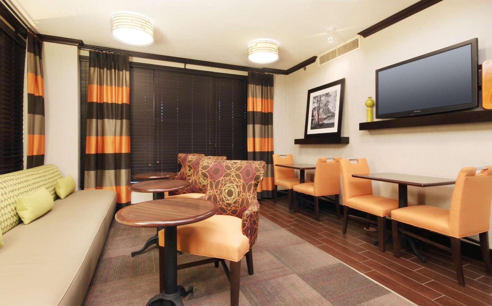 Hampton Inn Overland Park photo 5