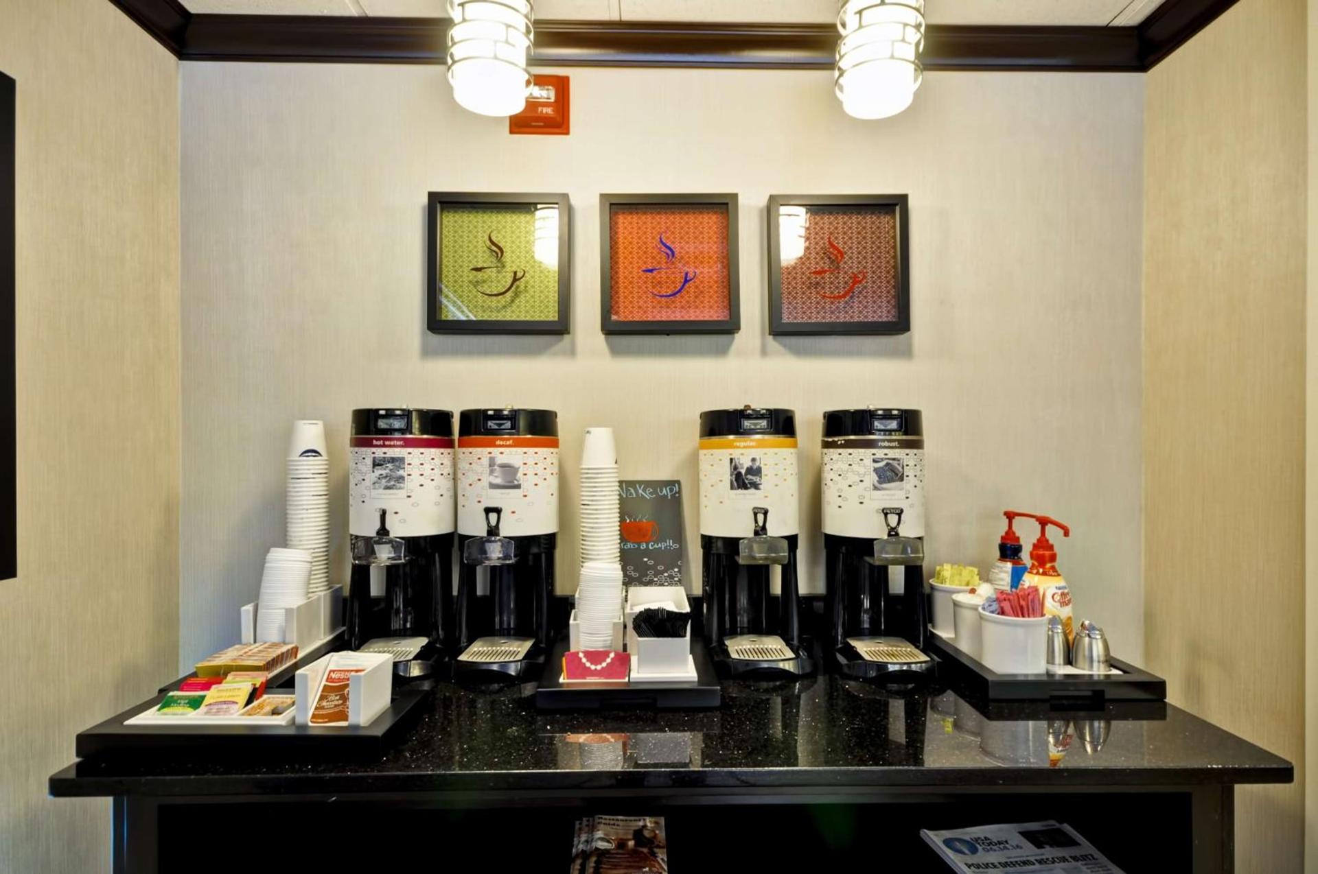Hampton Inn Overland Park photo 8