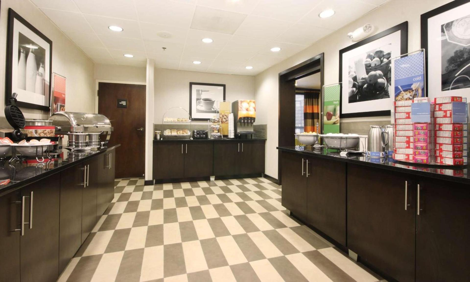 Hampton Inn Overland Park photo 17
