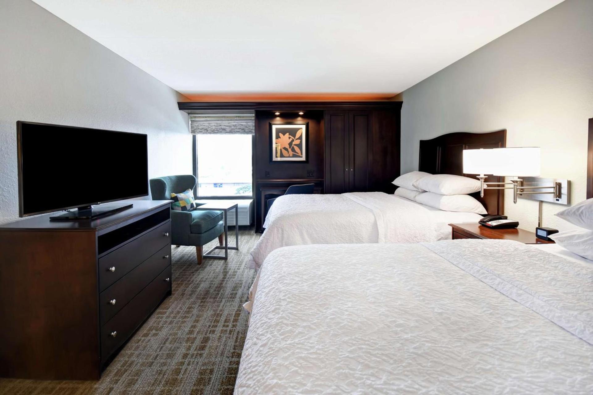 Hampton Inn Overland Park photo 26